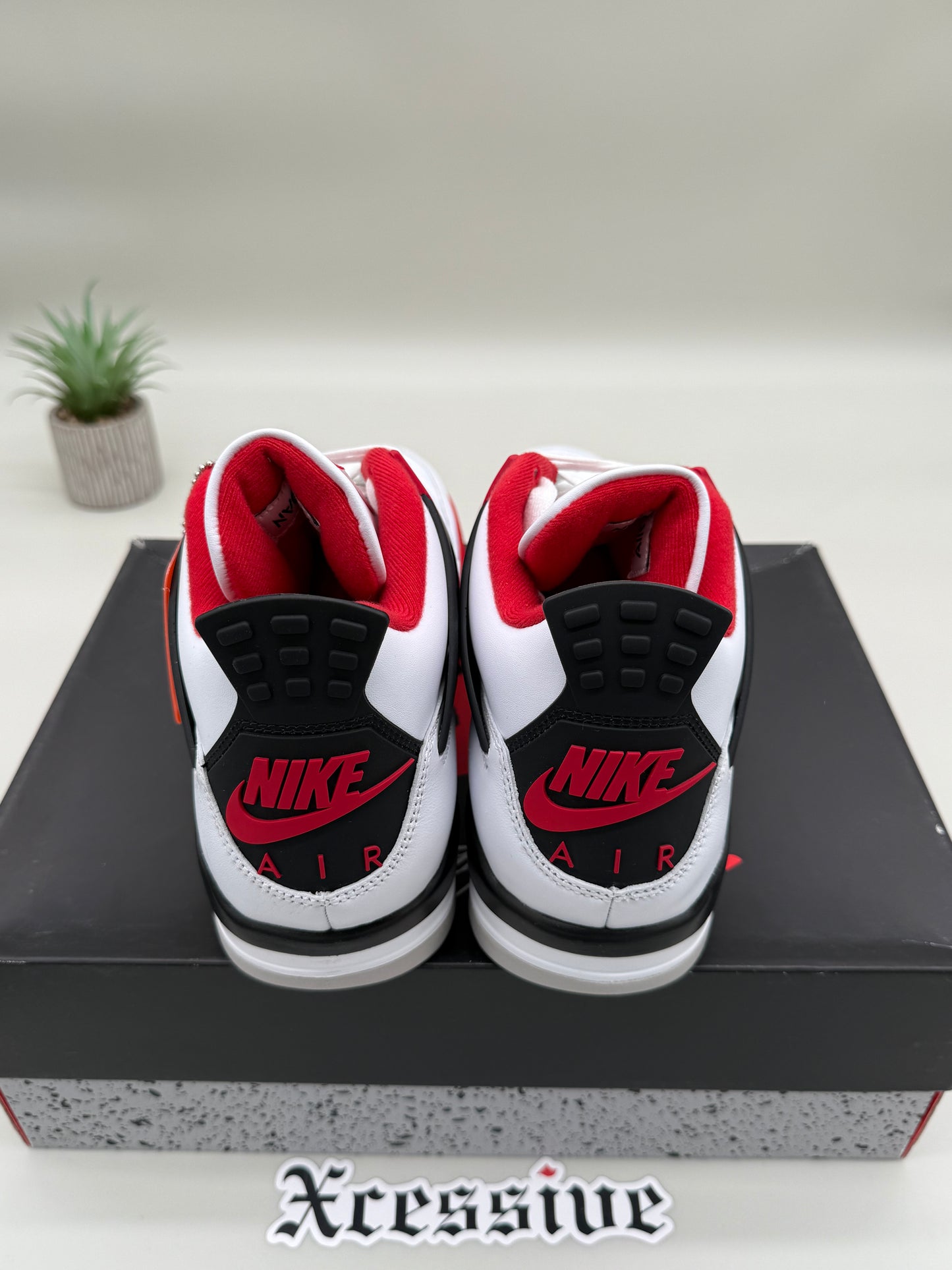 Jordan 4 Fire Red