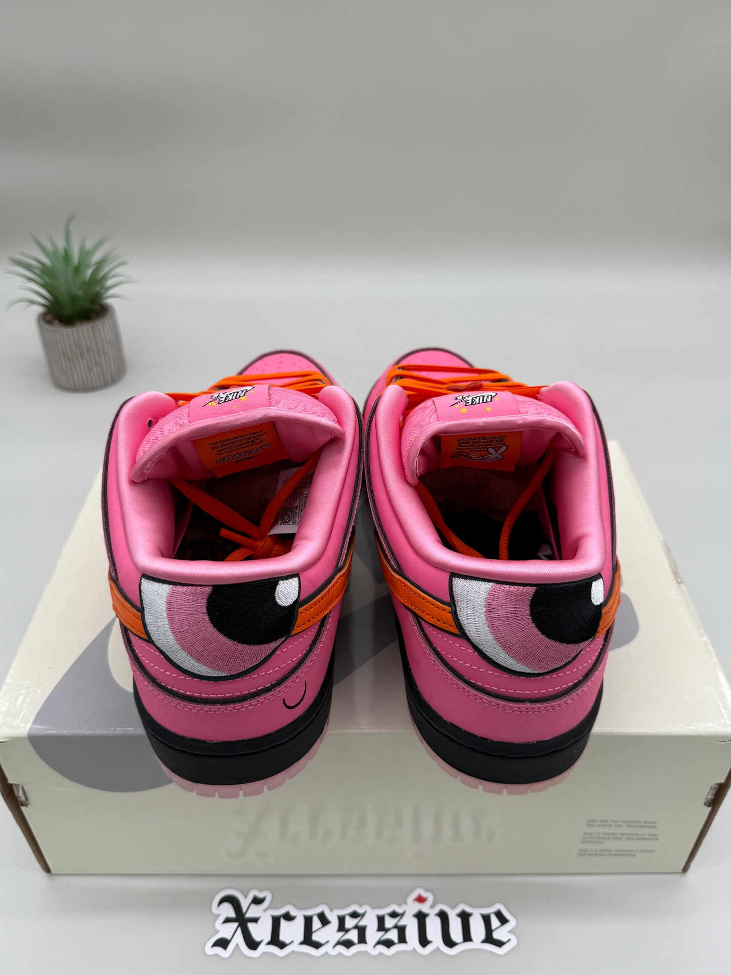 Nike SB Dunk Low The Powerpuff Blossom