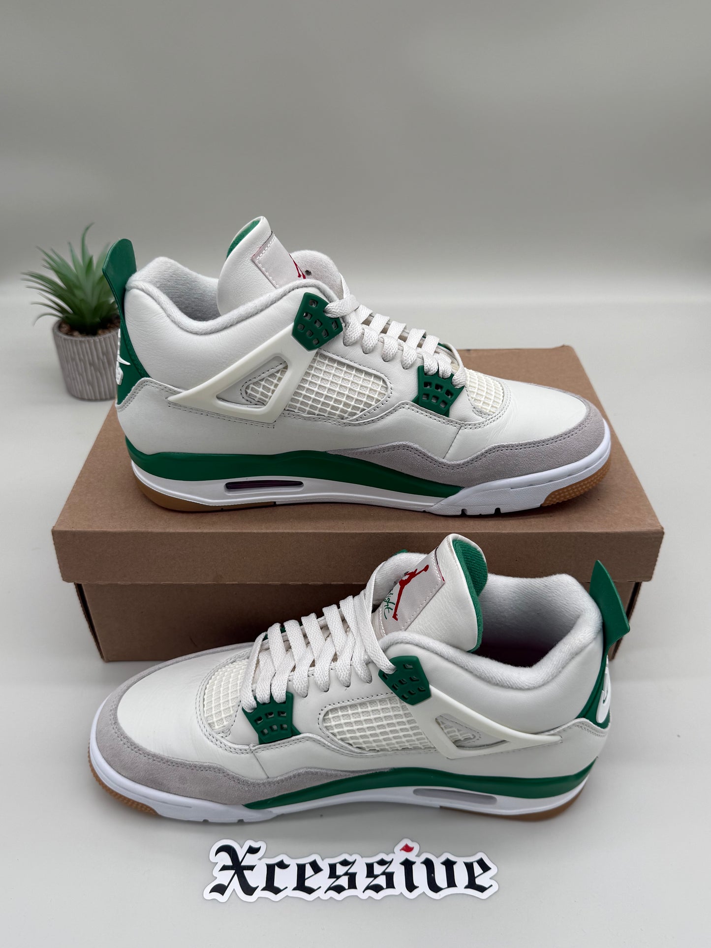 Jordan 4 SB Pine Green