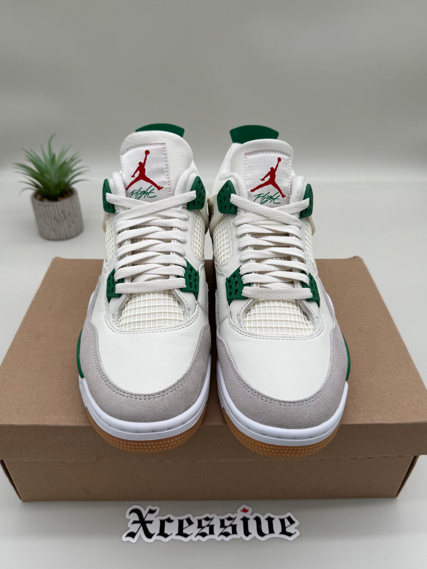 Jordan 4 SB Pine Green