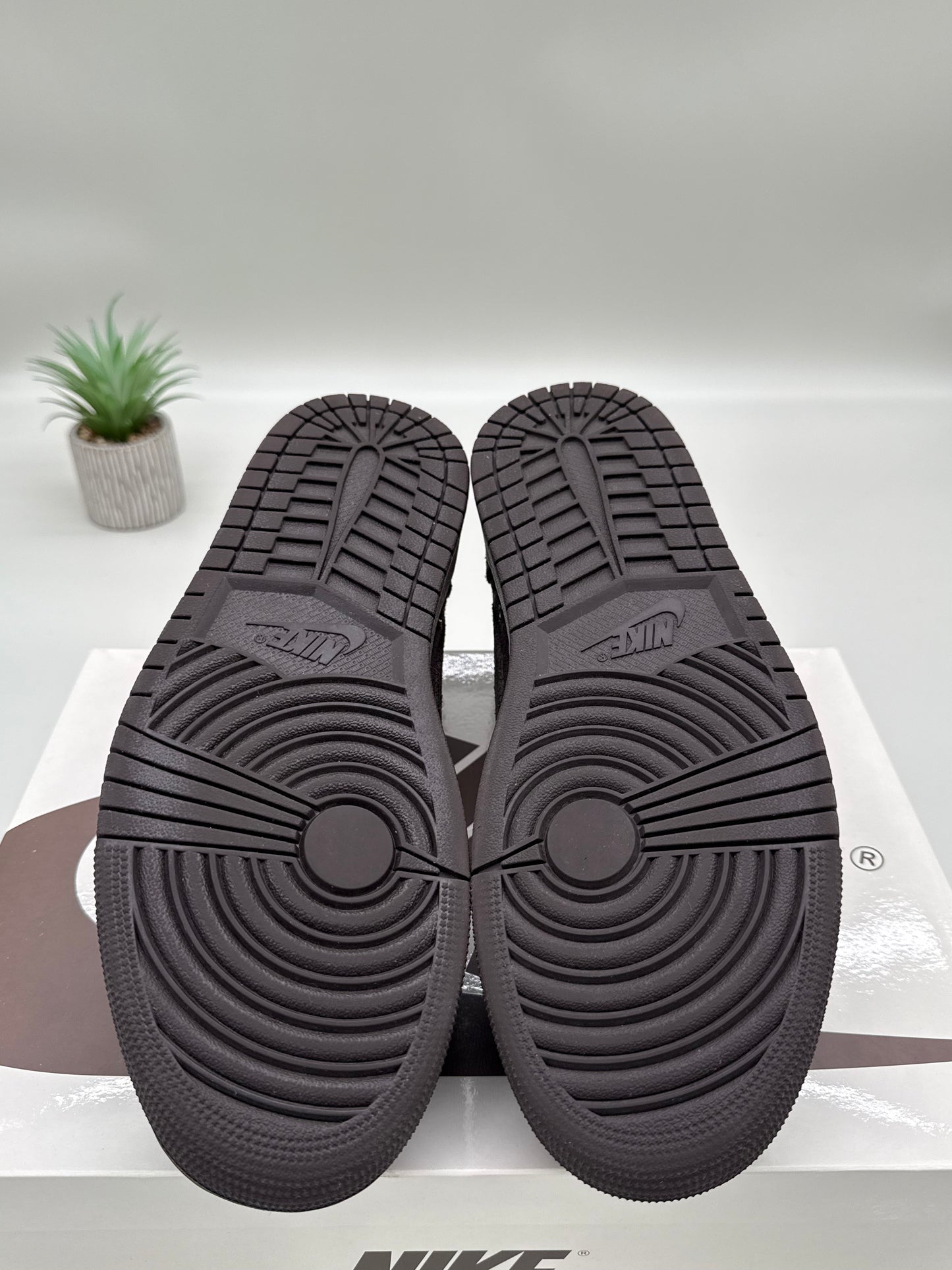 Jordan 1 Low Travis Scott Velvet