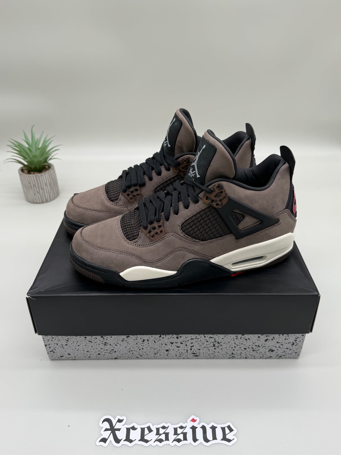 Jordan 4 Travis Scott Mocha F&F