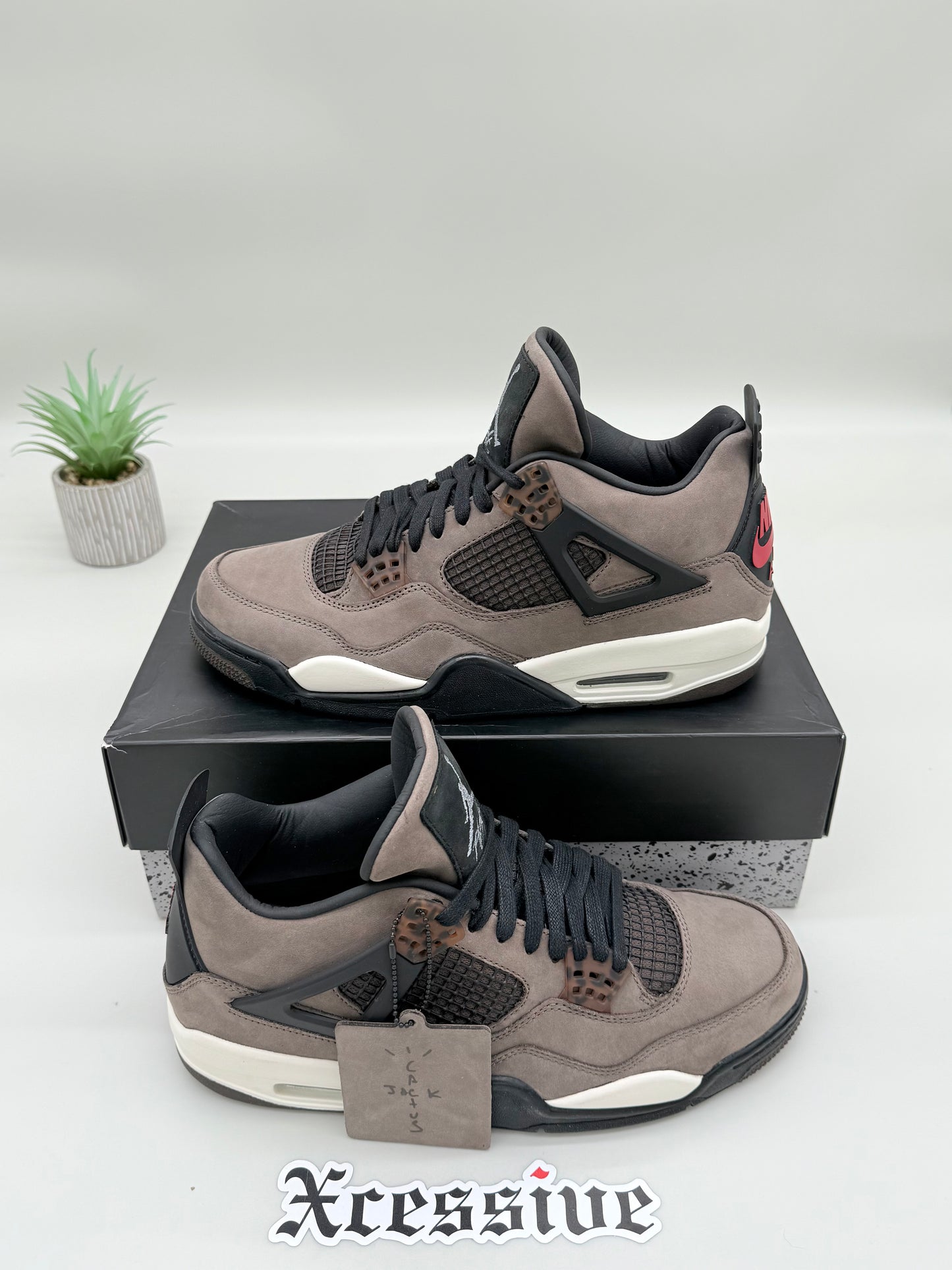 Jordan 4 Travis Scott Mocha F&F