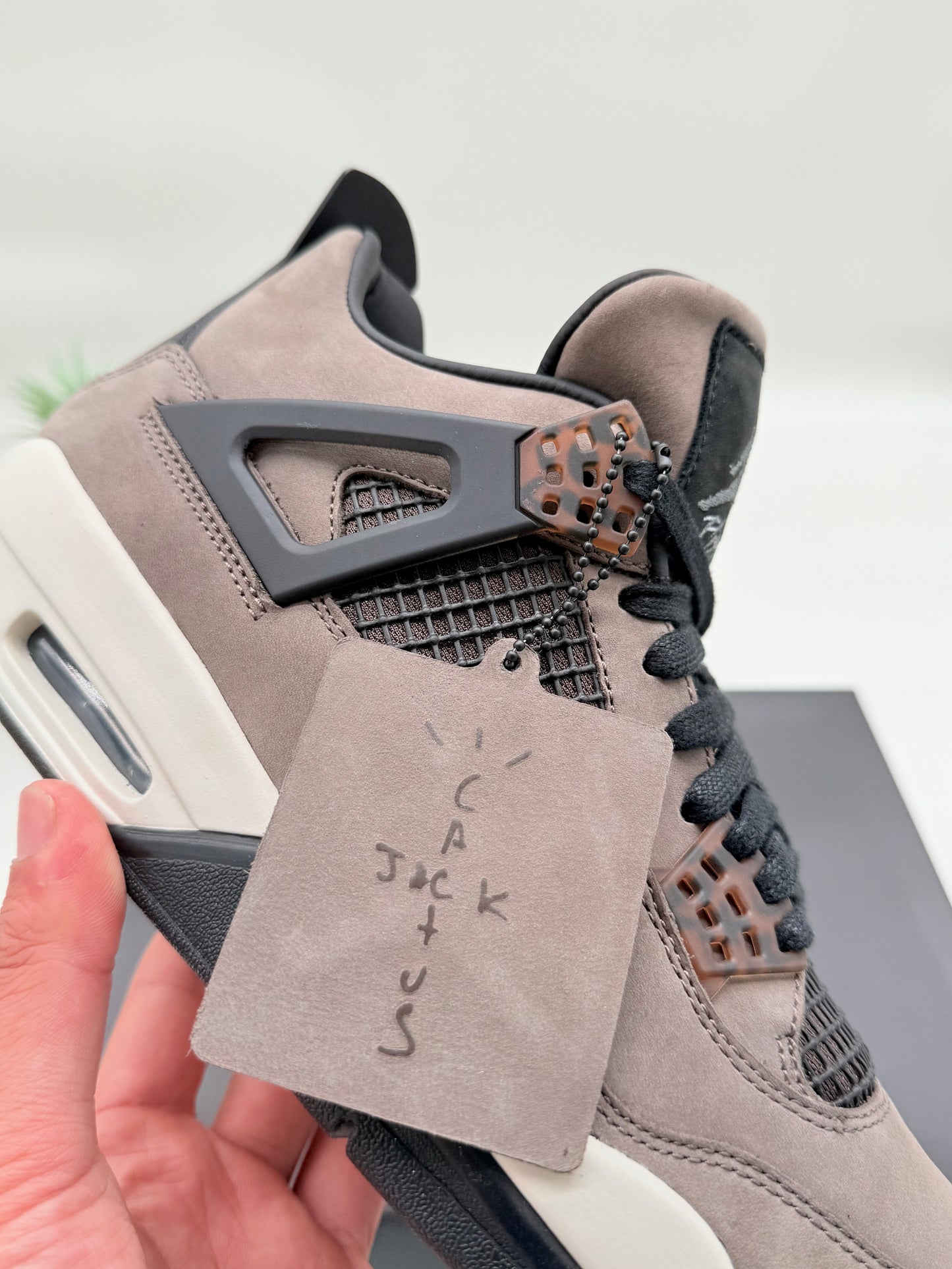 Jordan 4 Travis Scott Mocha F&F