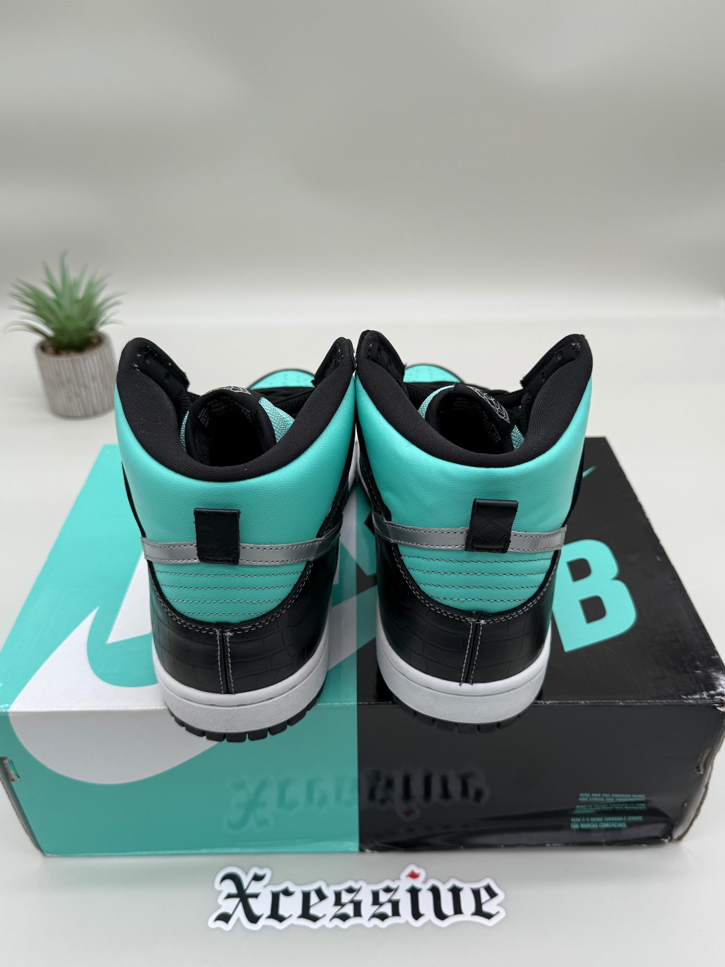 Nike SB Dunk High Diamond Supply Co.