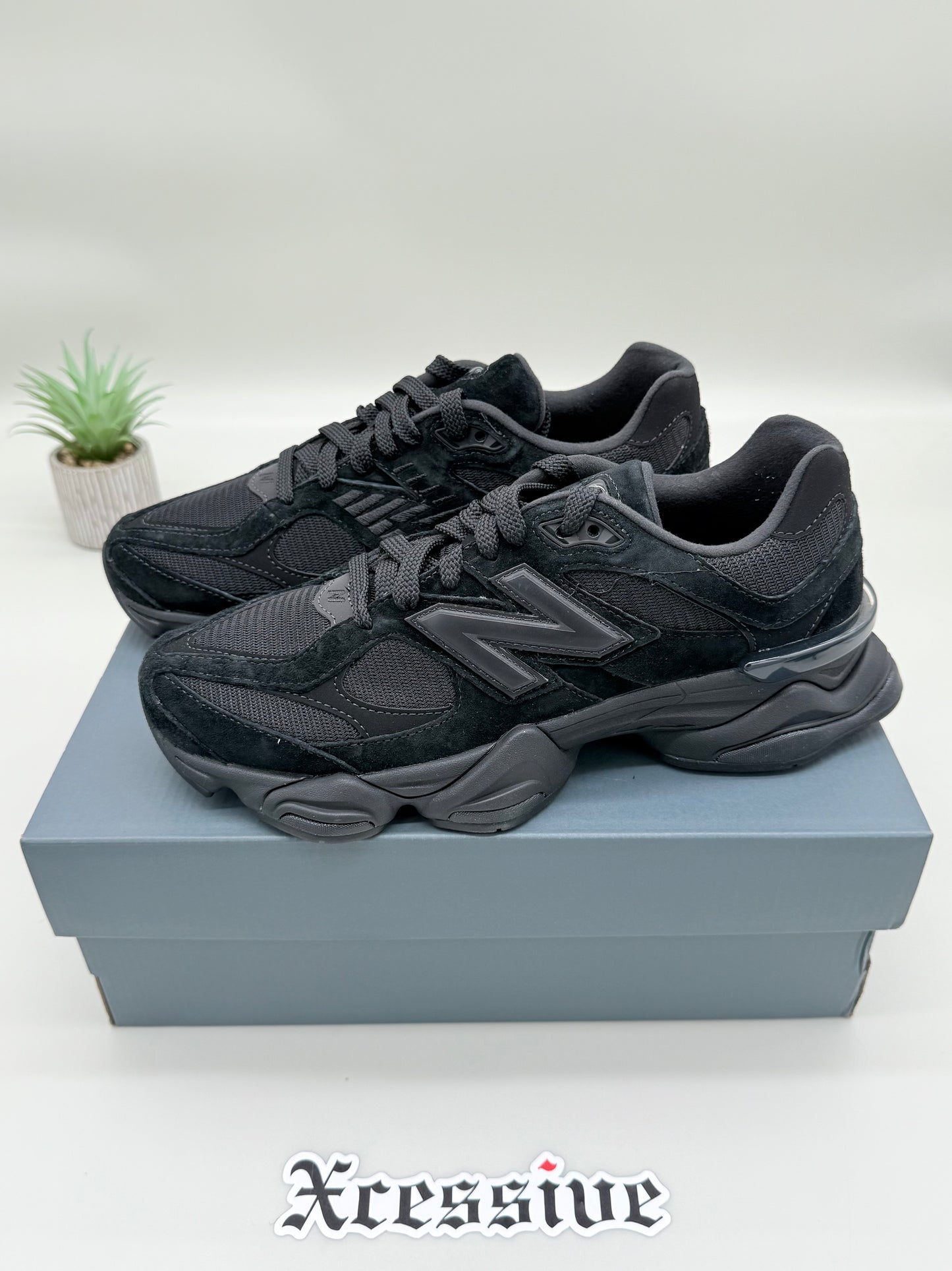 New Balance 9060 Triple Black