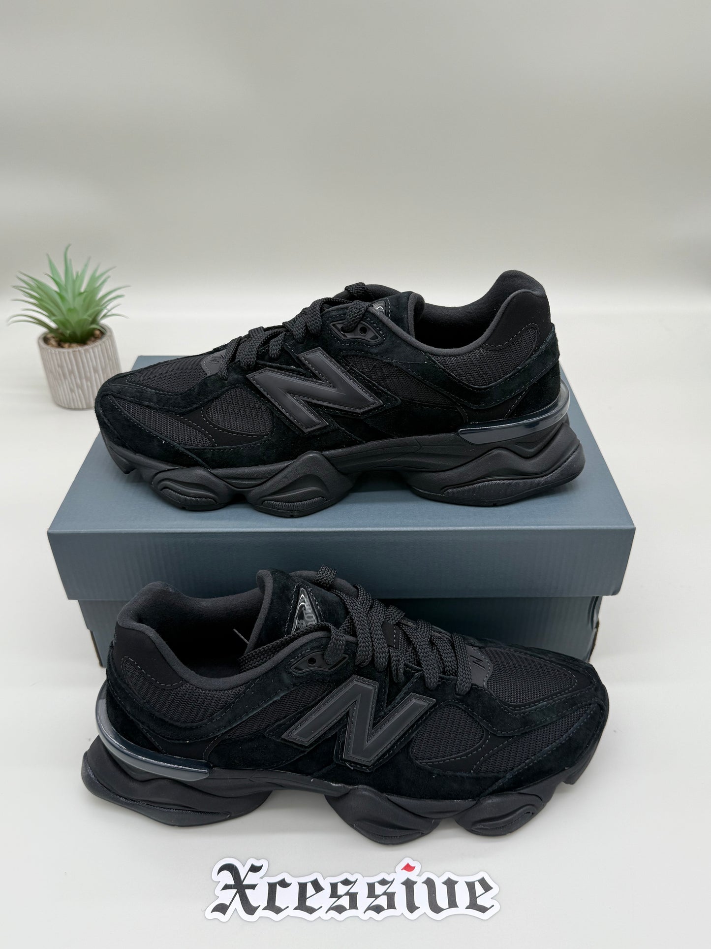 New Balance 9060 Triple Black
