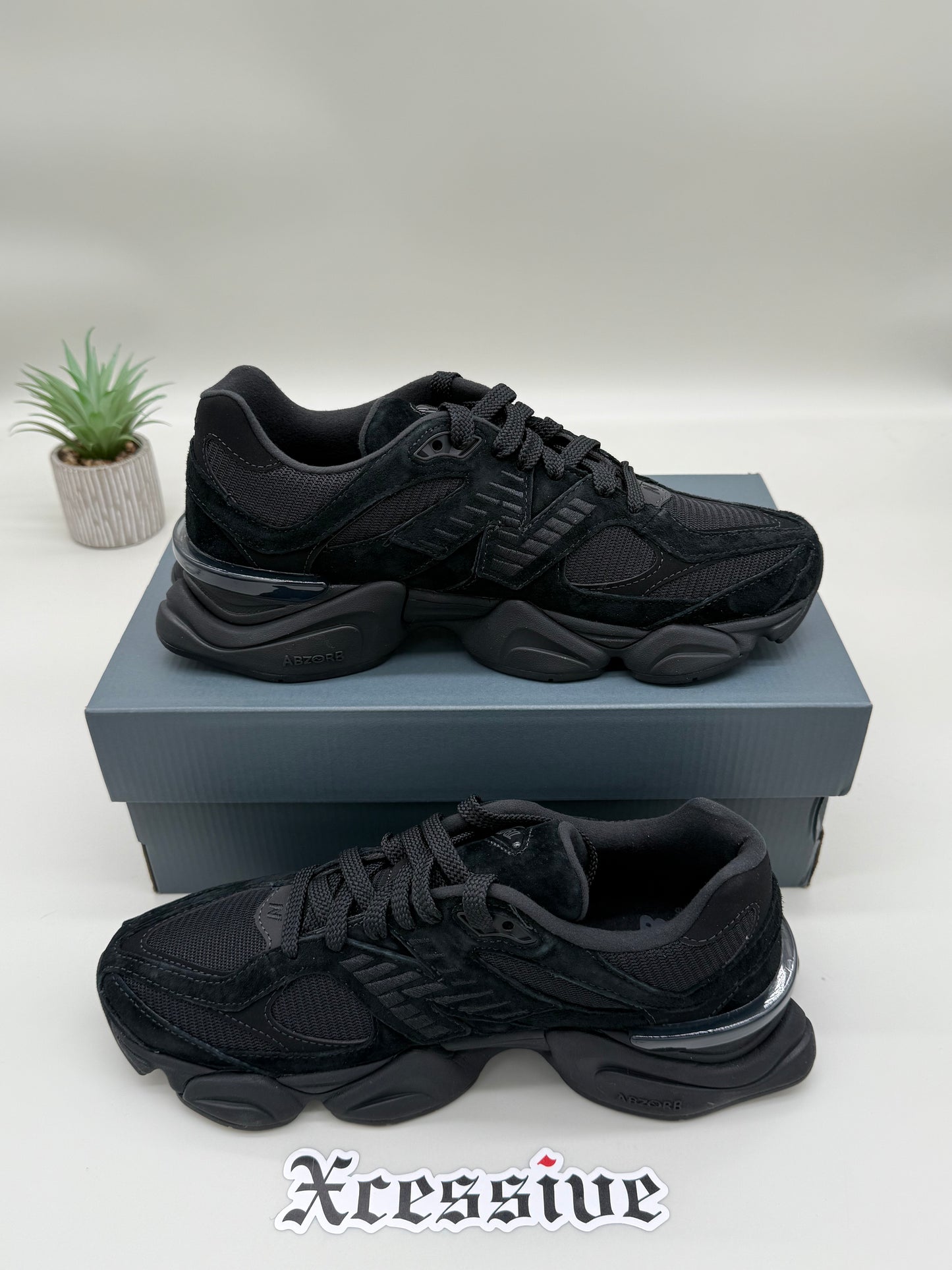 New Balance 9060 Triple Black
