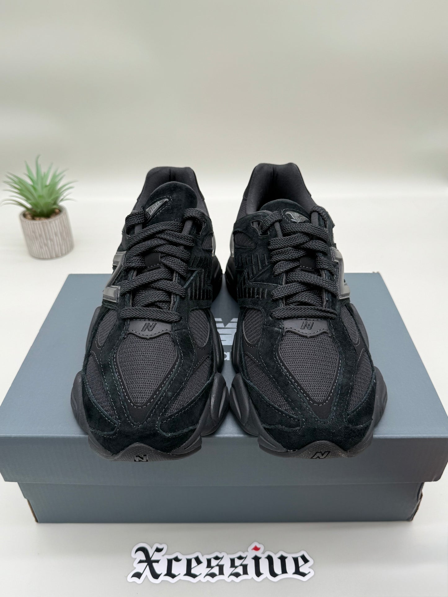 New Balance 9060 Triple Black