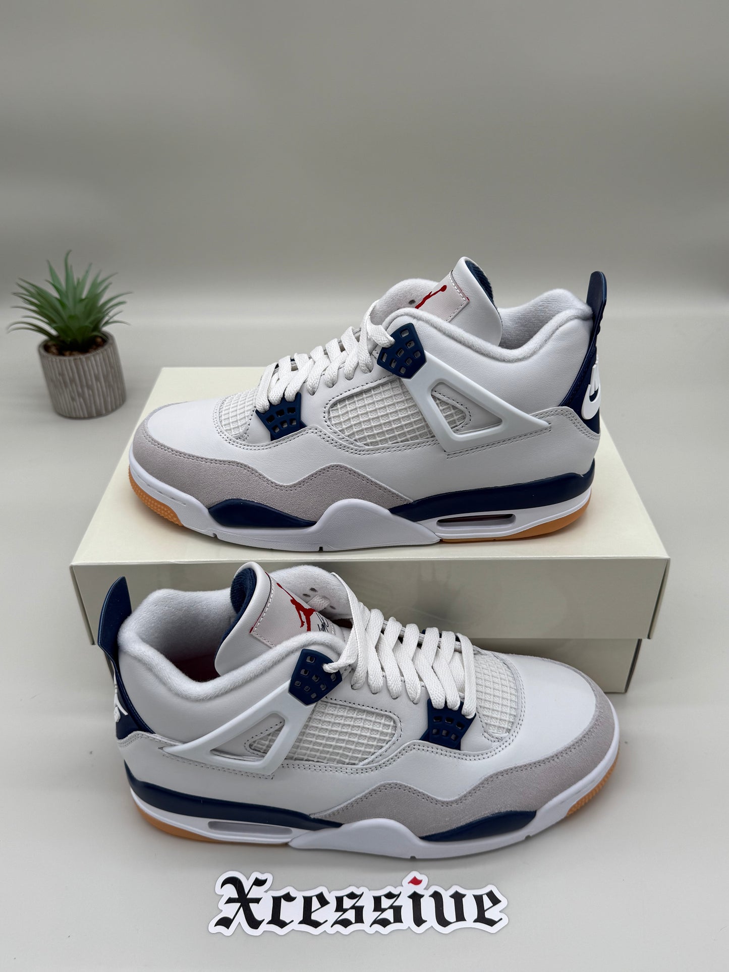 Jordan 4 SB Navy