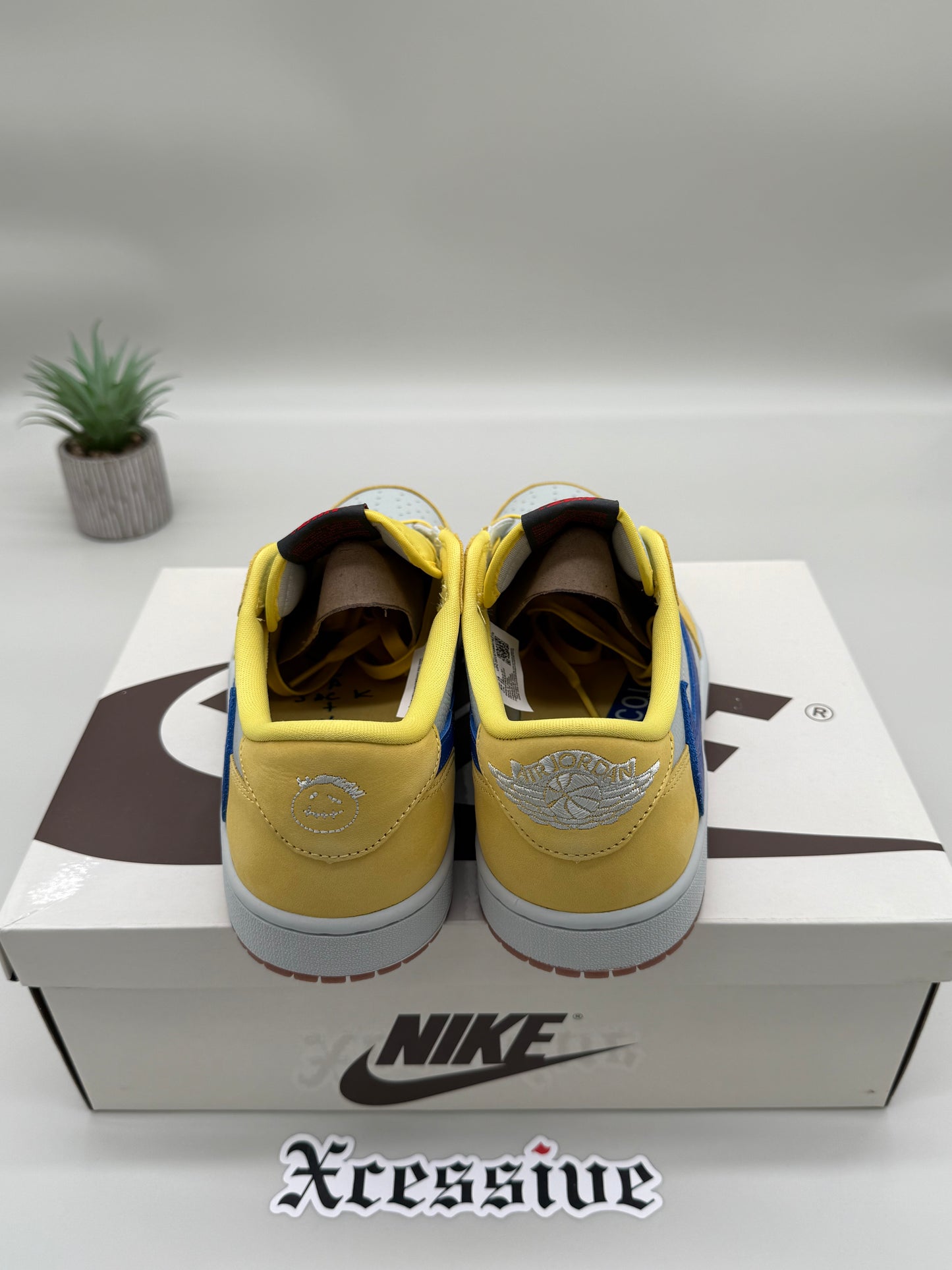Jordan 1 Low Travis Scott Canary