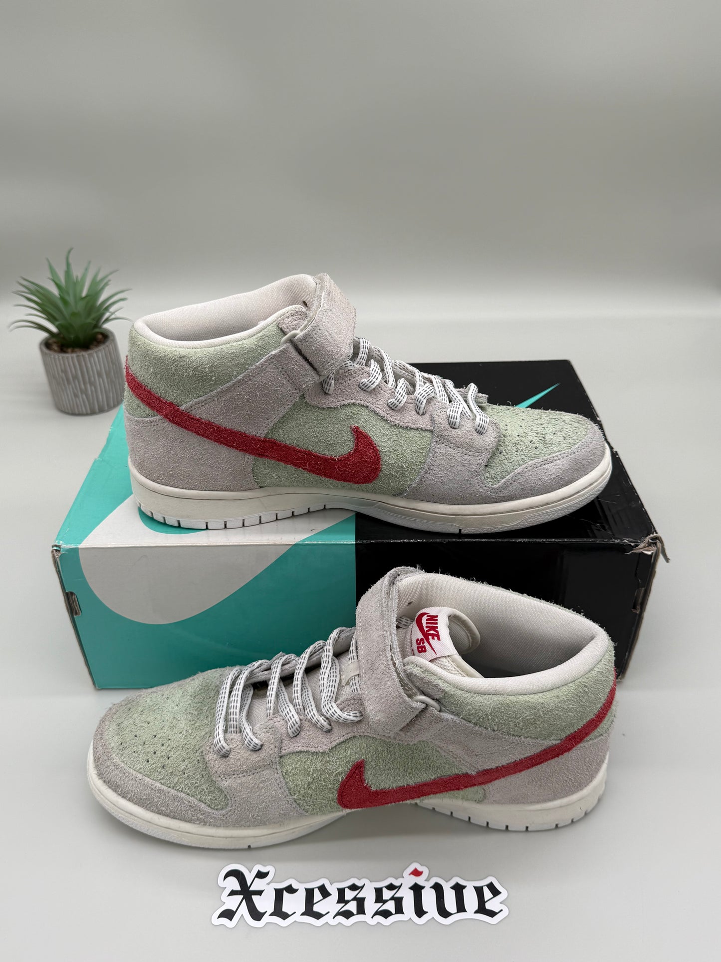 Nike SB Dunk Mid White Widow