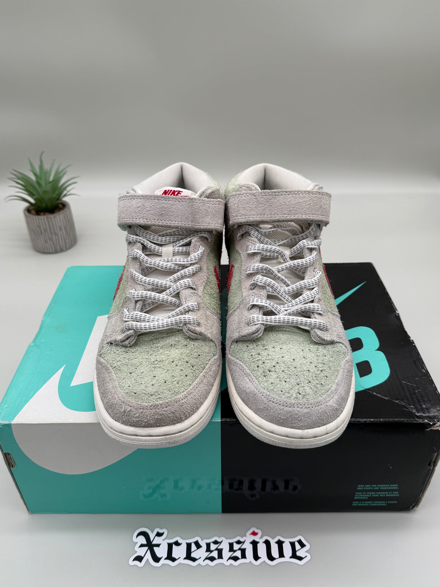 Nike SB Dunk Mid White Widow