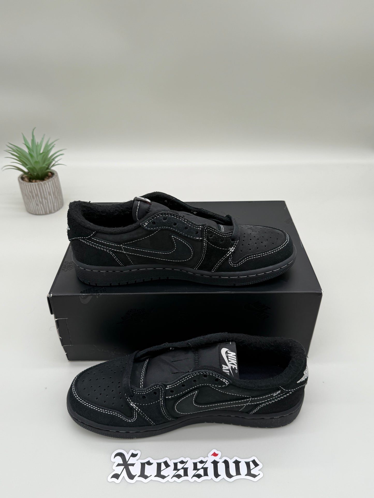 Jordan 1 Low Travis Scott Phantom
