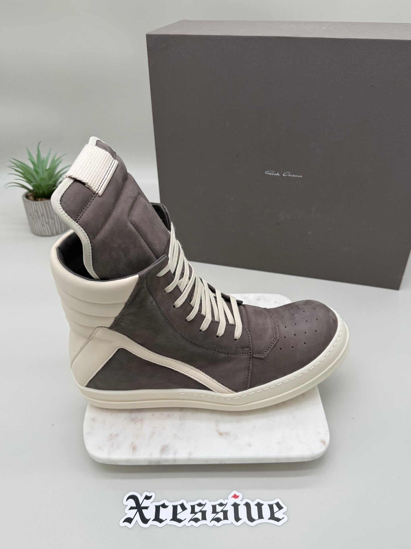 Rick Owens Geobasket Nubuck Dust/Milk