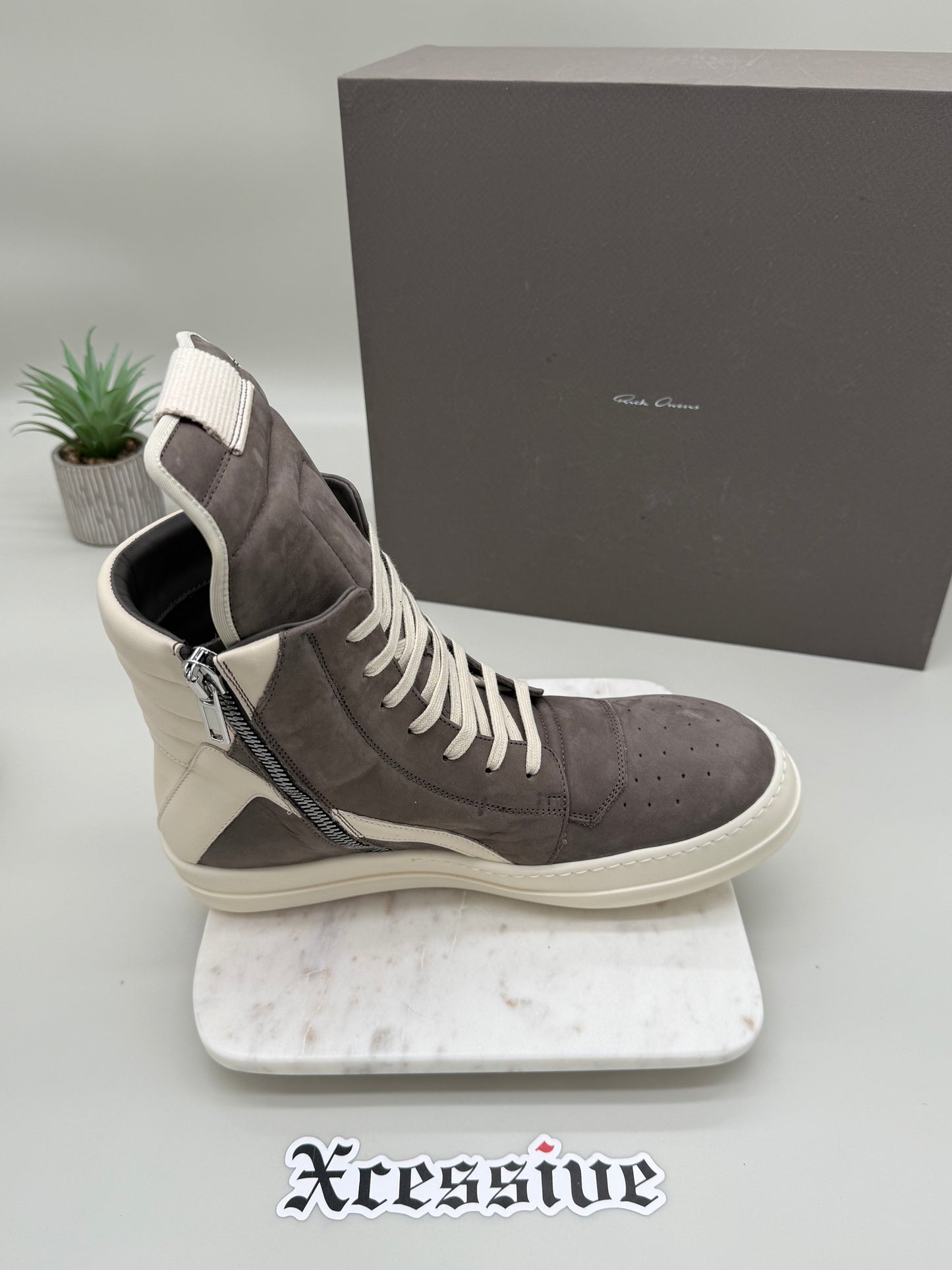 Rick Owens Geobasket Nubuck Dust/Milk