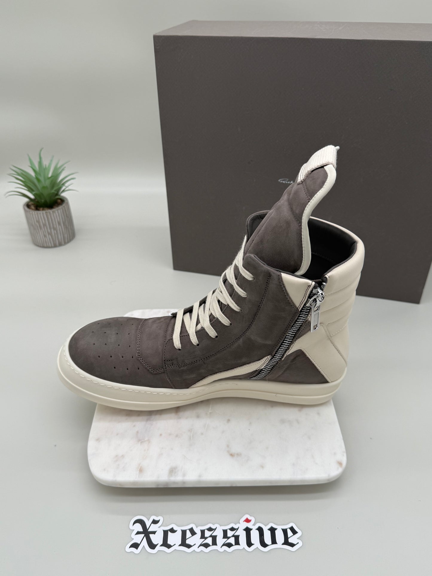 Rick Owens Geobasket Nubuck Dust/Milk
