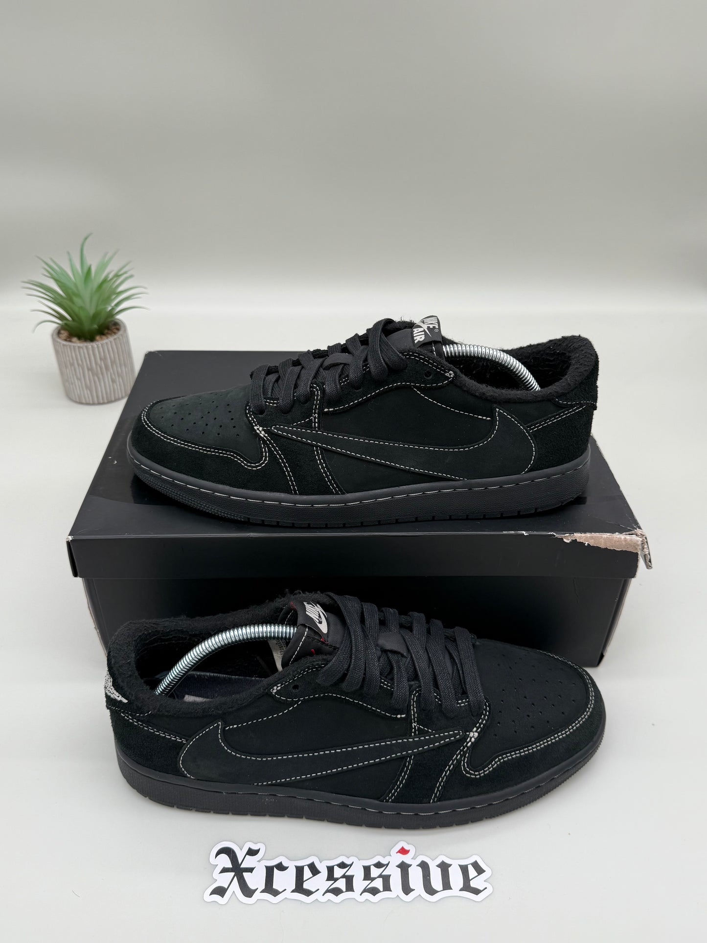 Jordan 1 Low Travis Scott Phantom