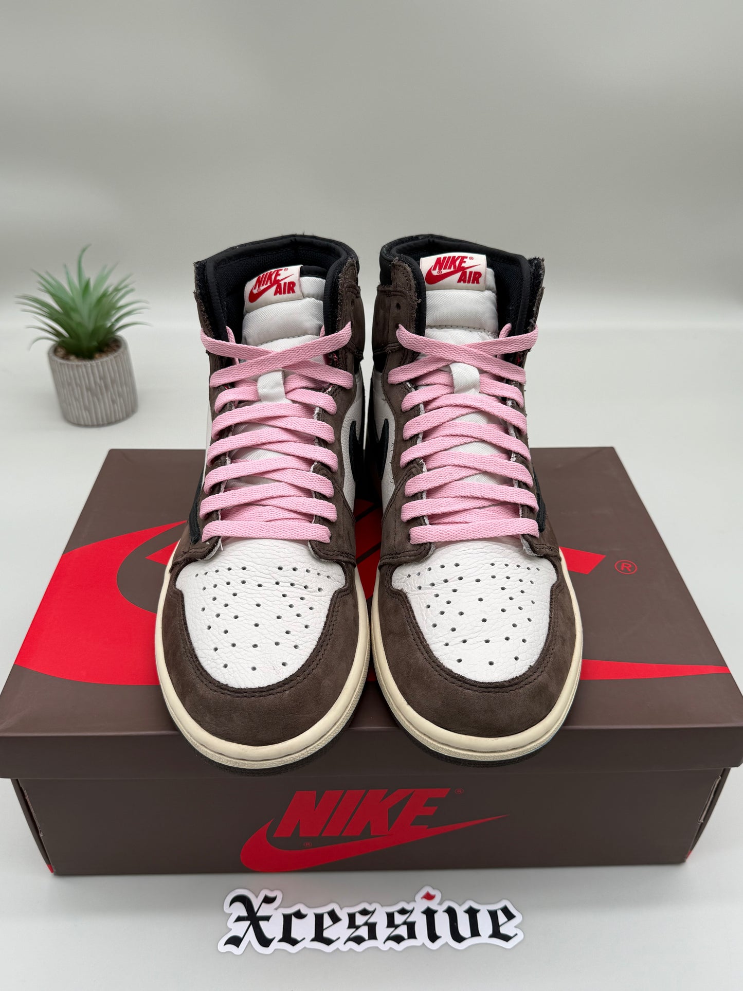 Jordan 1 Travis Scott Mocha