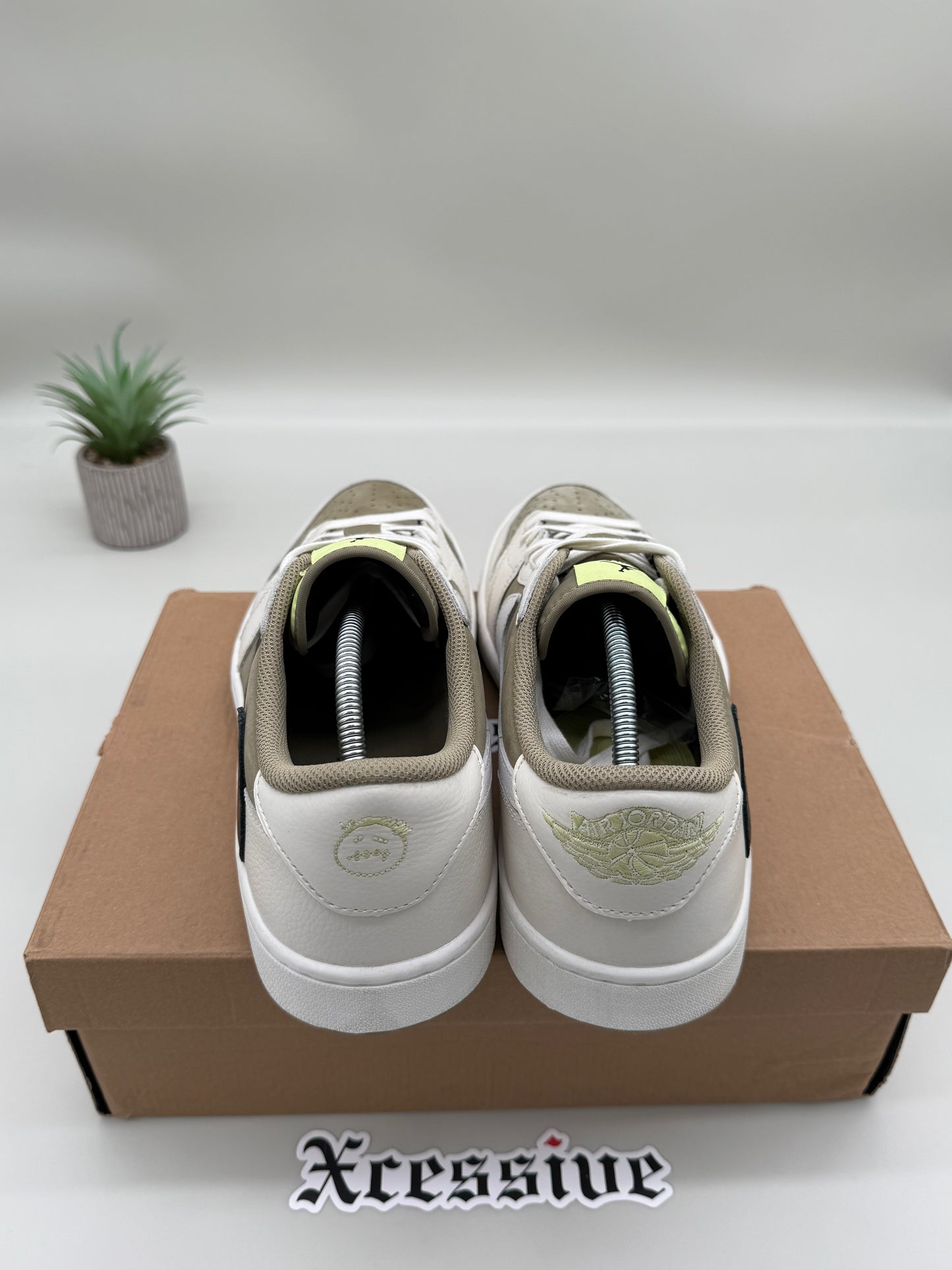 Jordan 1 Low Travis Scott Golf Neutral Olive