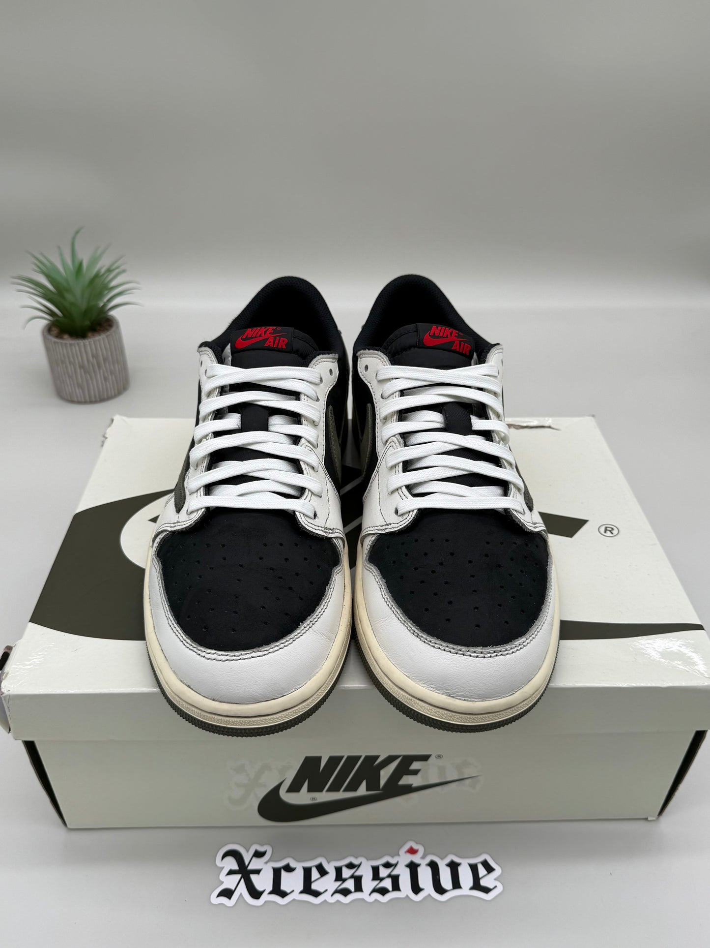 Jordan 1 Low Travis Scott Olive
