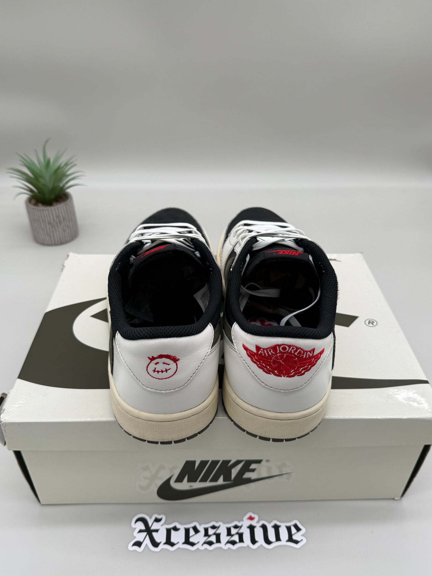 Jordan 1 Low Travis Scott Olive