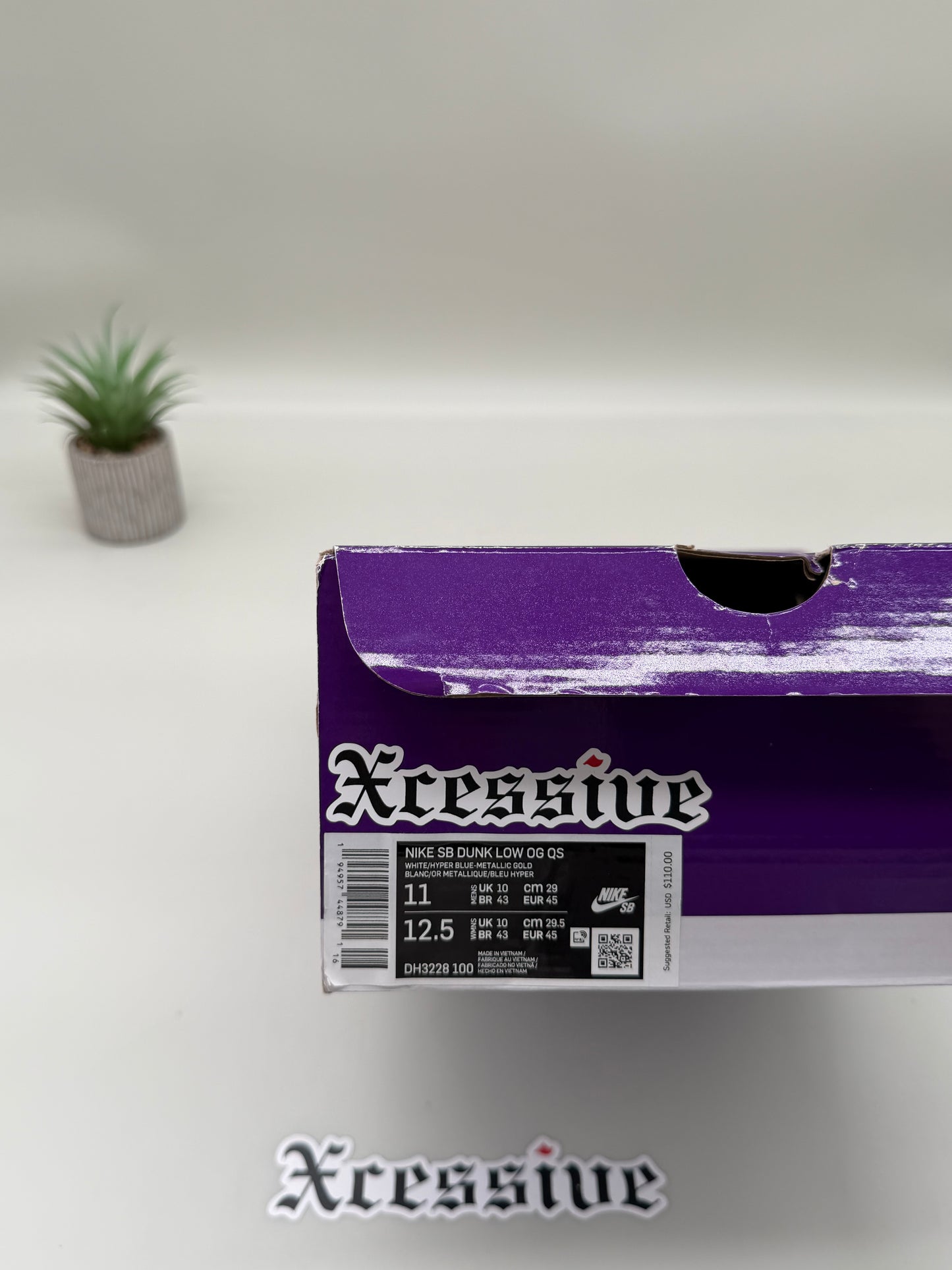Nike SB Dunk Low Supreme Hyper Royal