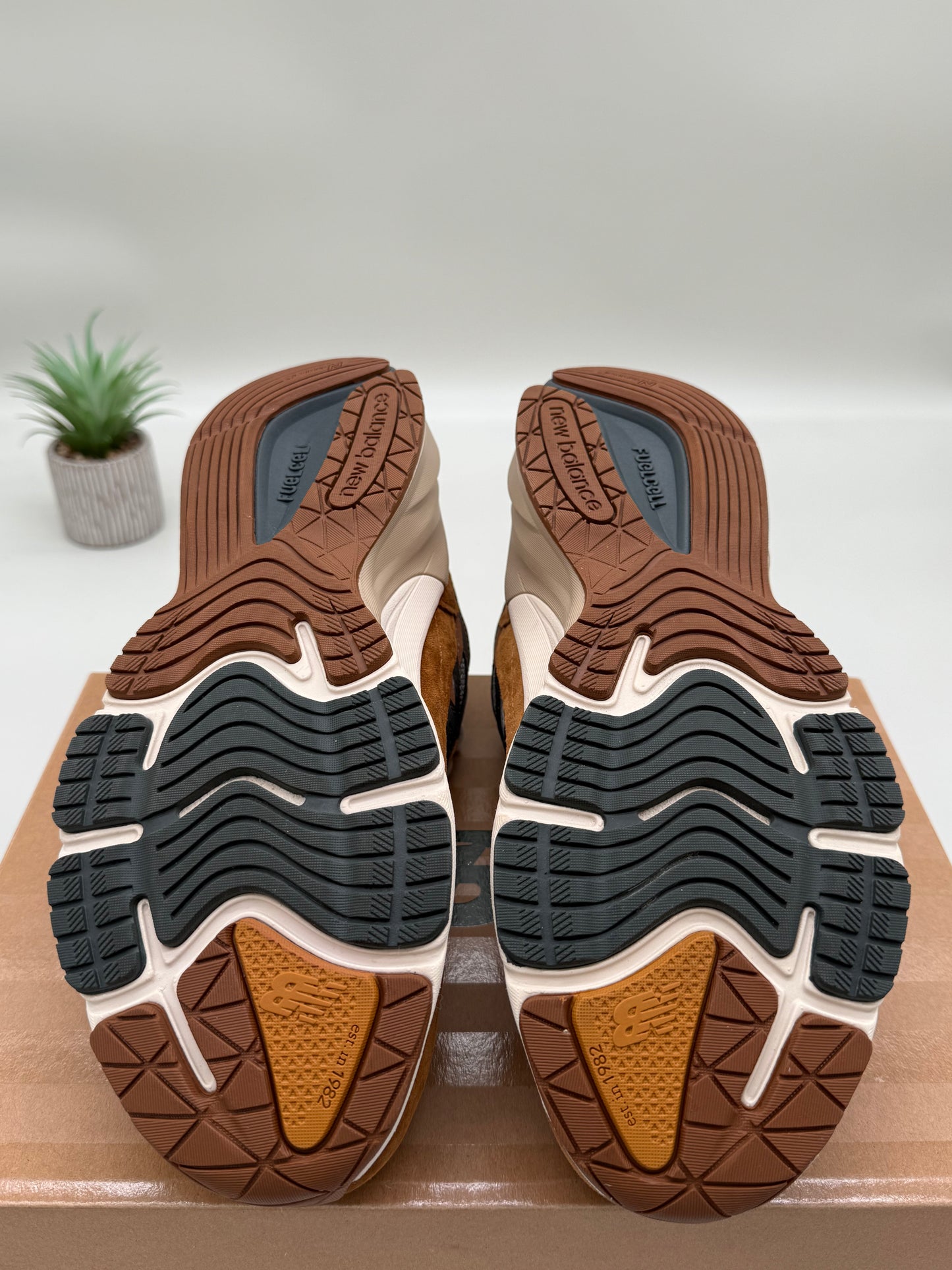 New Balance 990v6 Carhartt WIP Sculpture Center