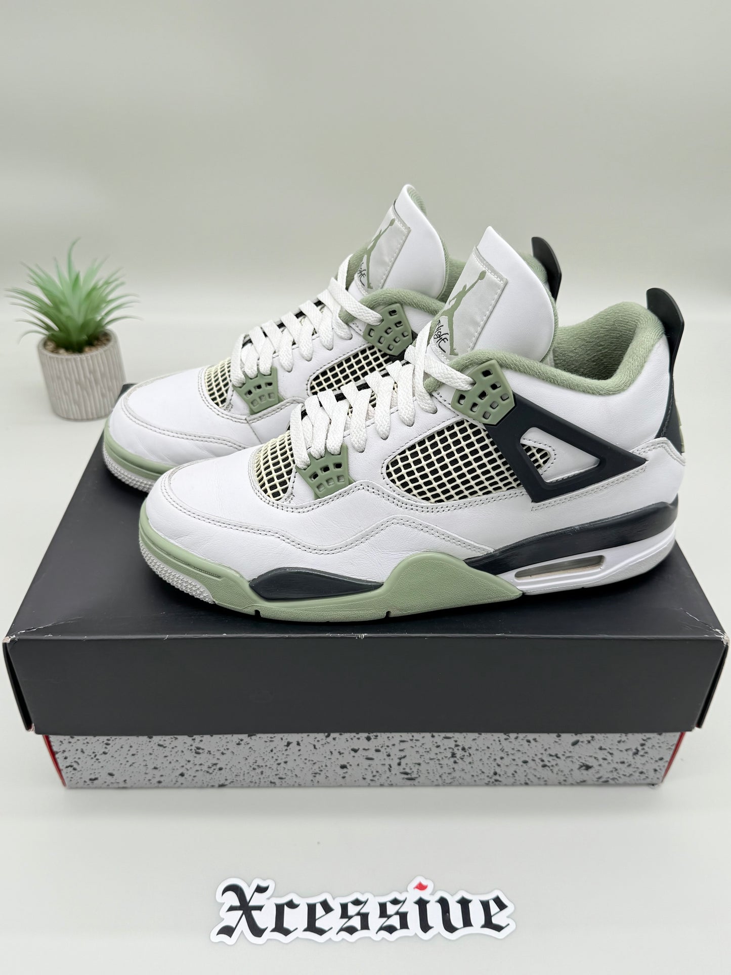 Jordan 4 Seafoam