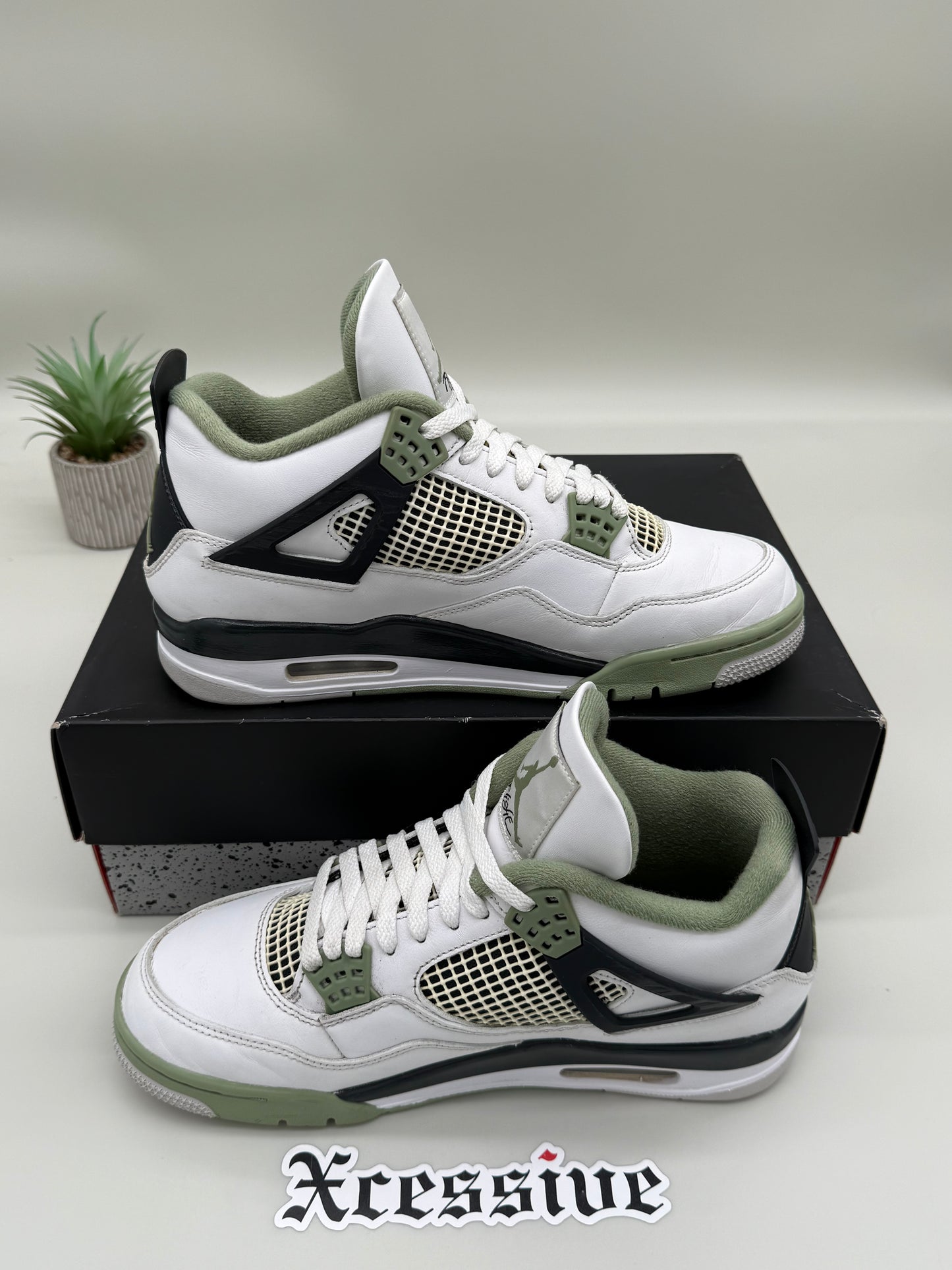 Jordan 4 Seafoam
