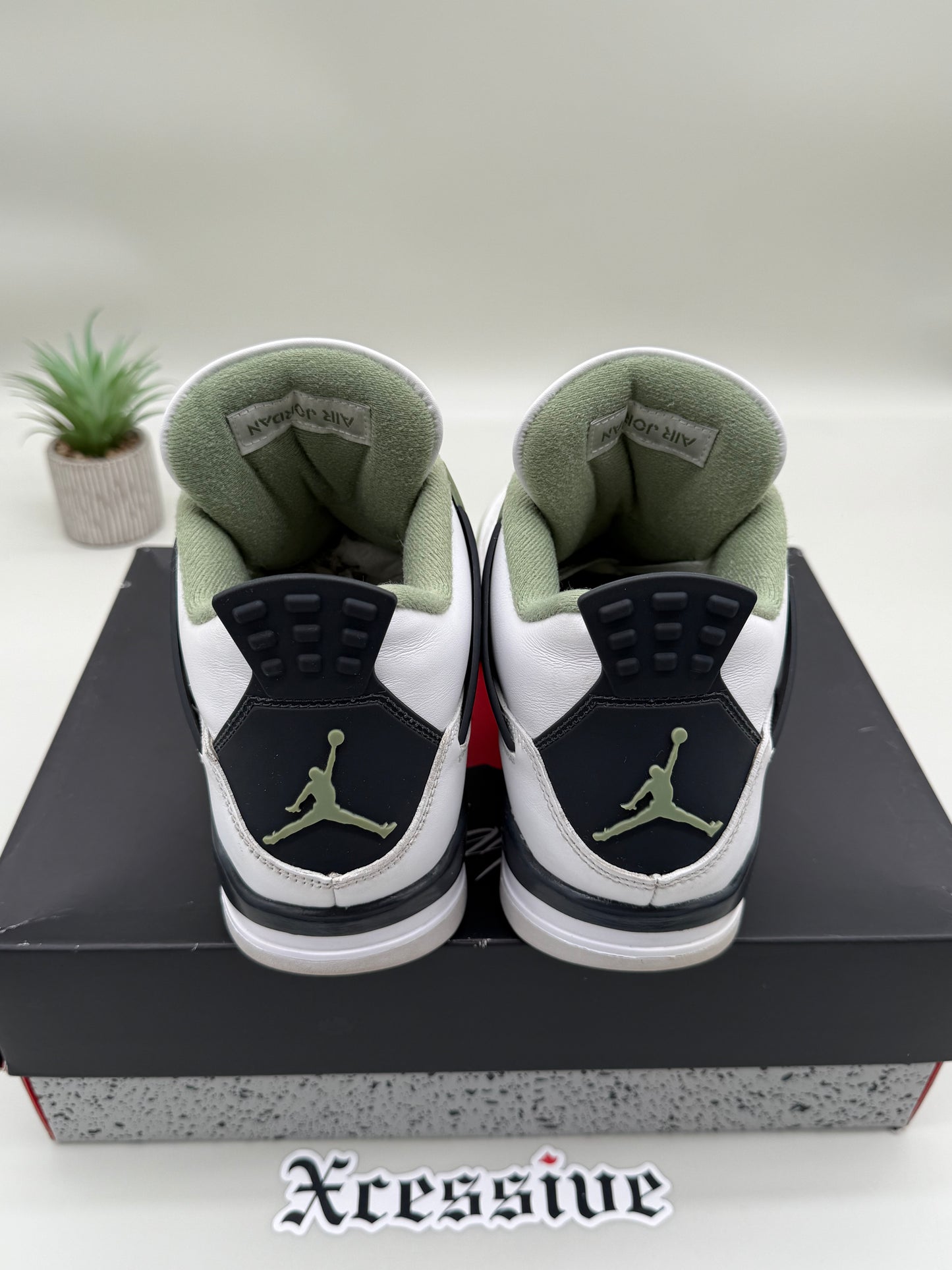 Jordan 4 Seafoam