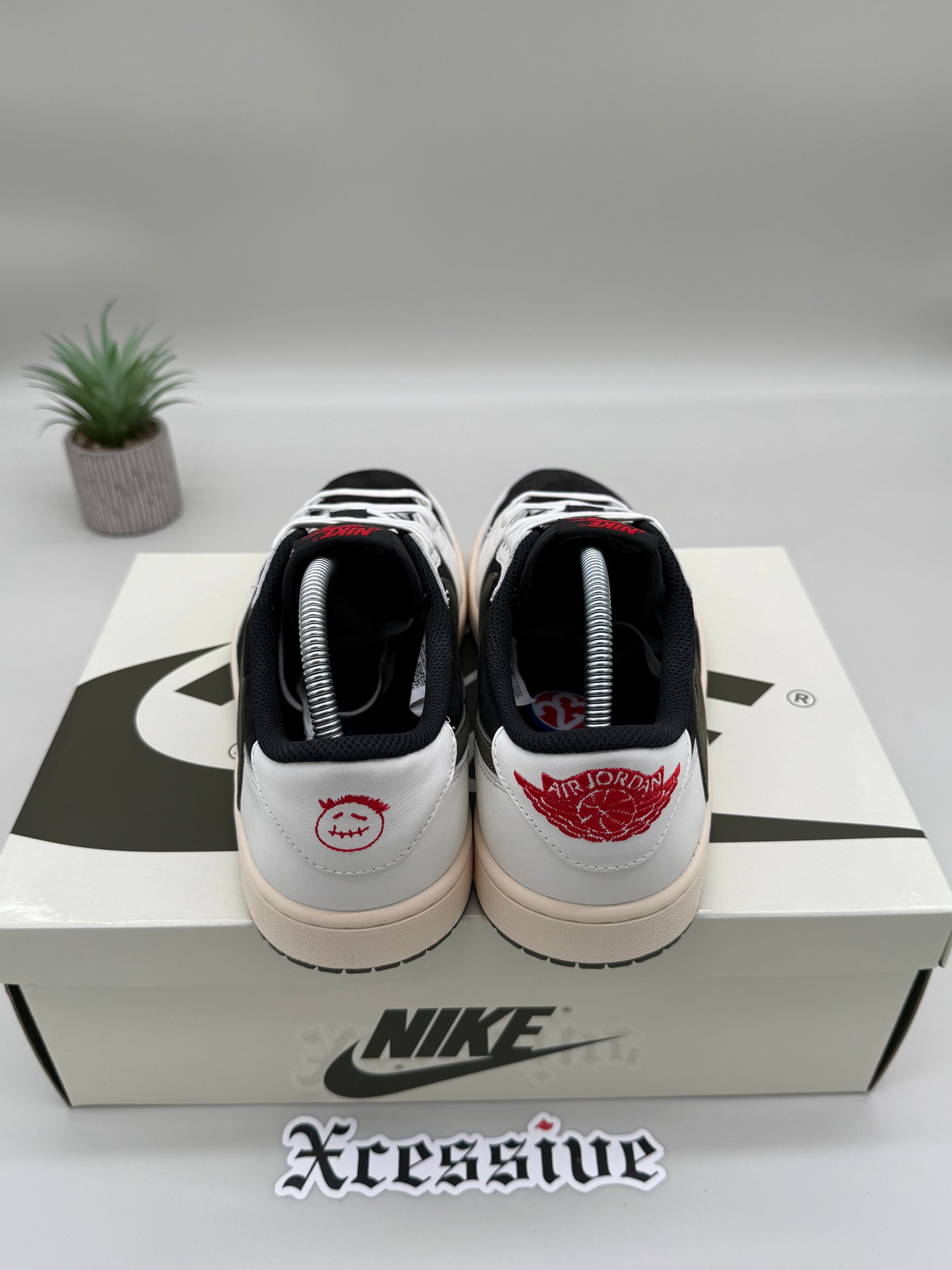 Jordan 1 Low Travis Scott Olive