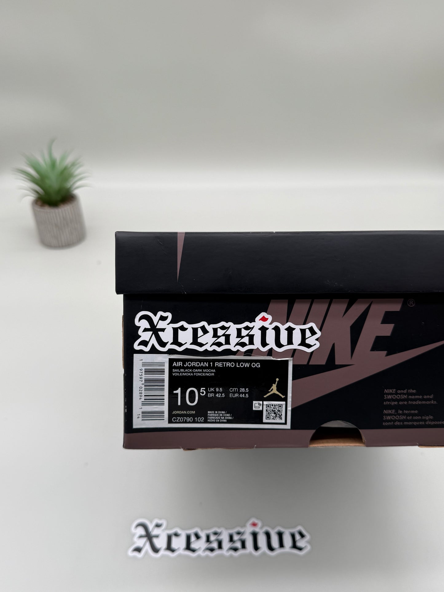 Jordan 1 Low Mocha