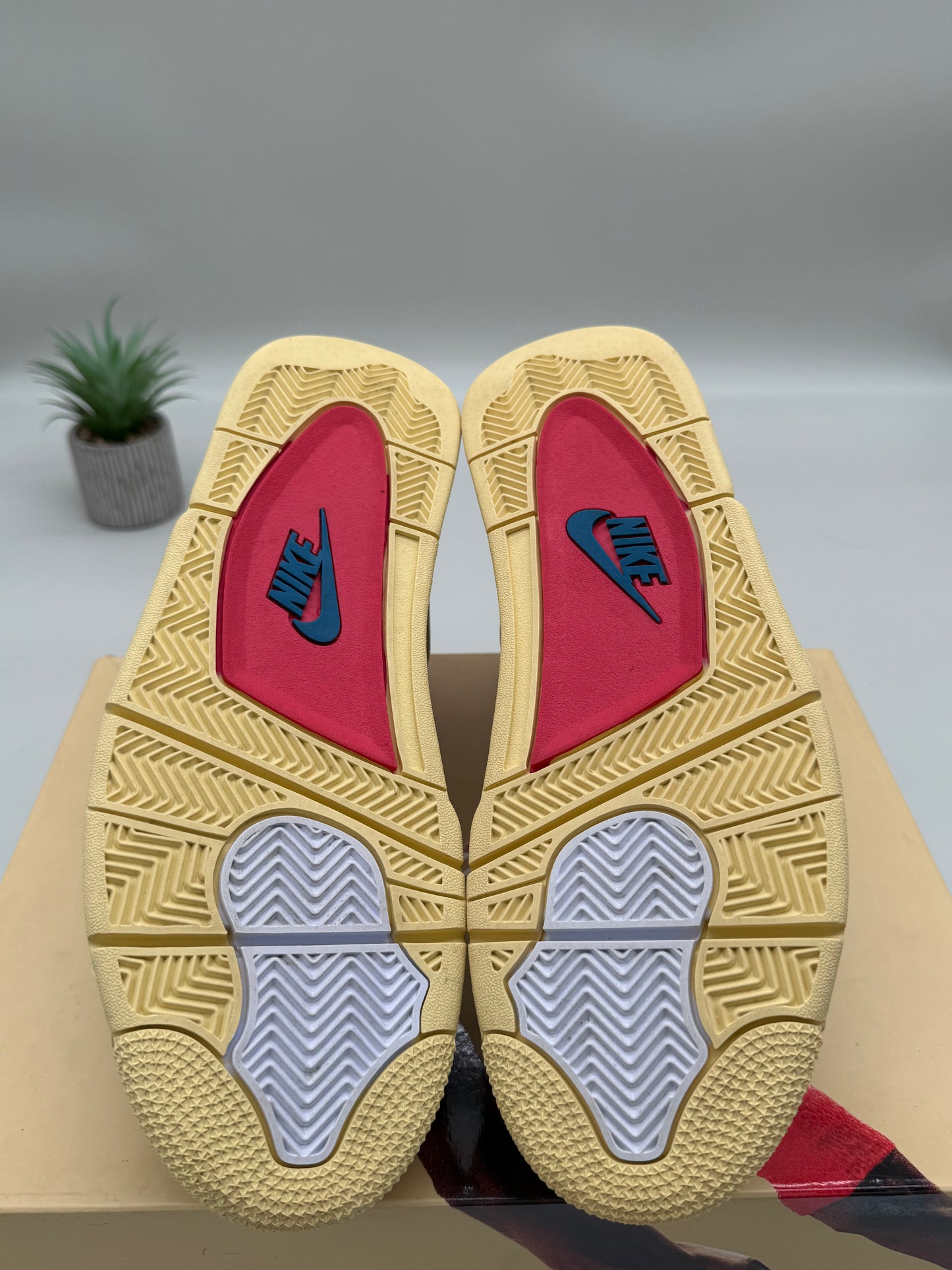 Jordan 4 Union Guava