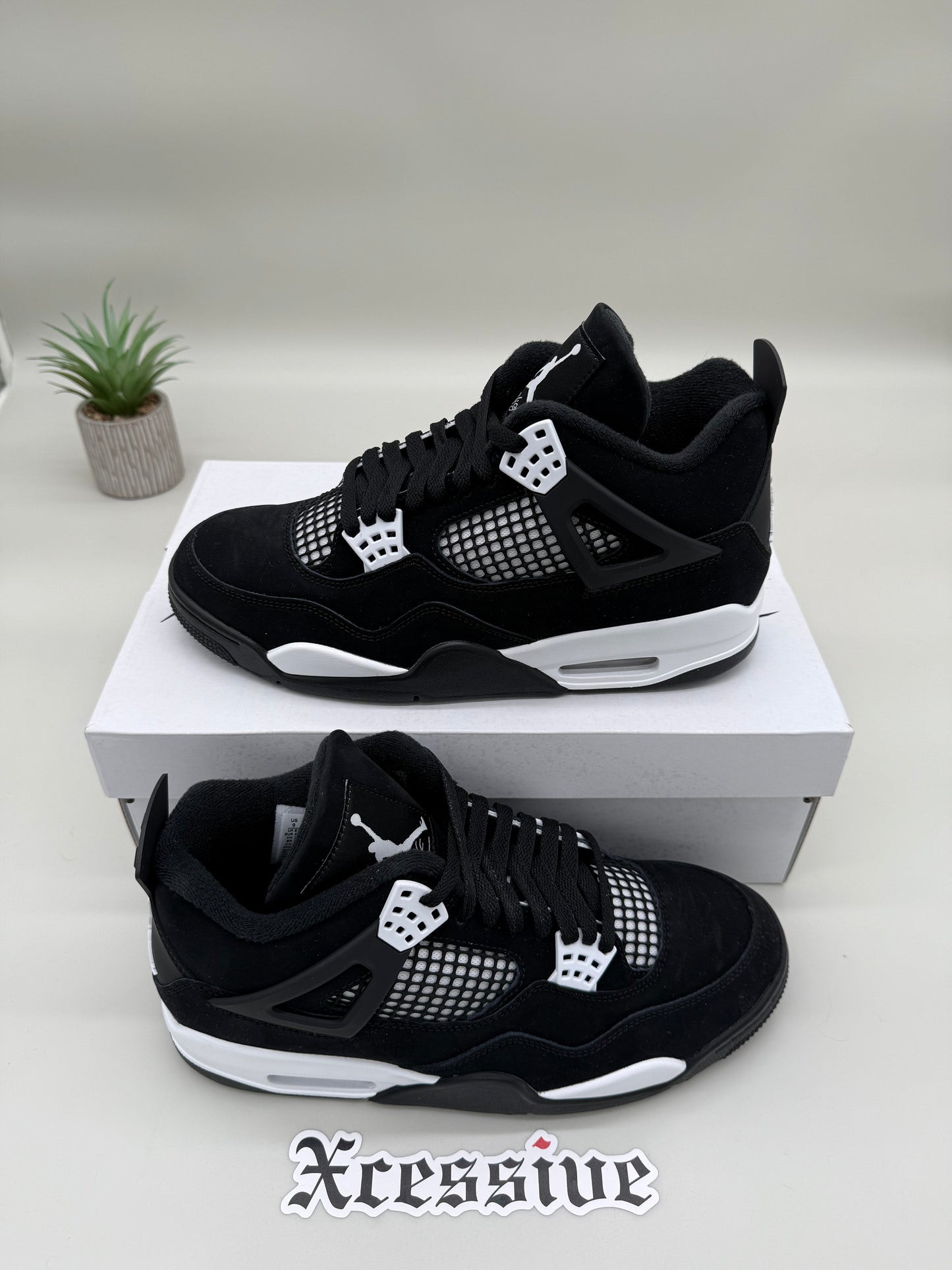 Jordan 4 White Thunder