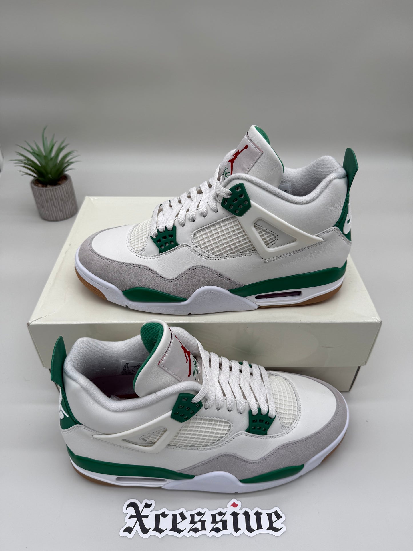 Jordan 4 SB Pine Green