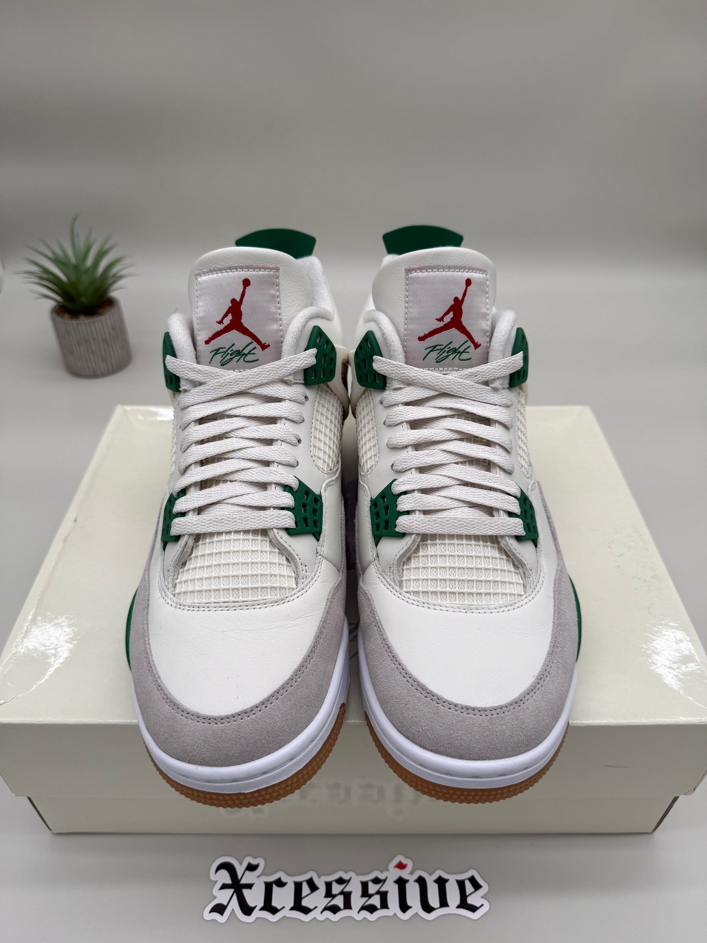 Jordan 4 SB Pine Green