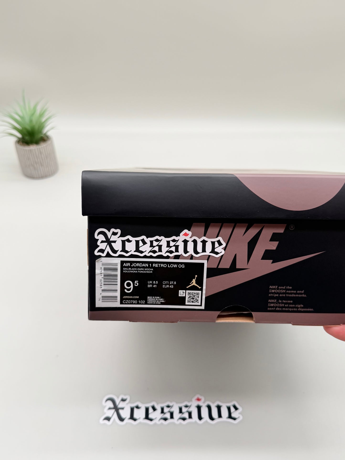 Jordan 1 Low Mocha