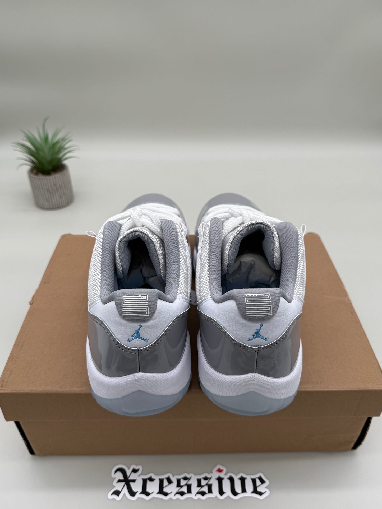 Jordan 11 Low Cement Grey