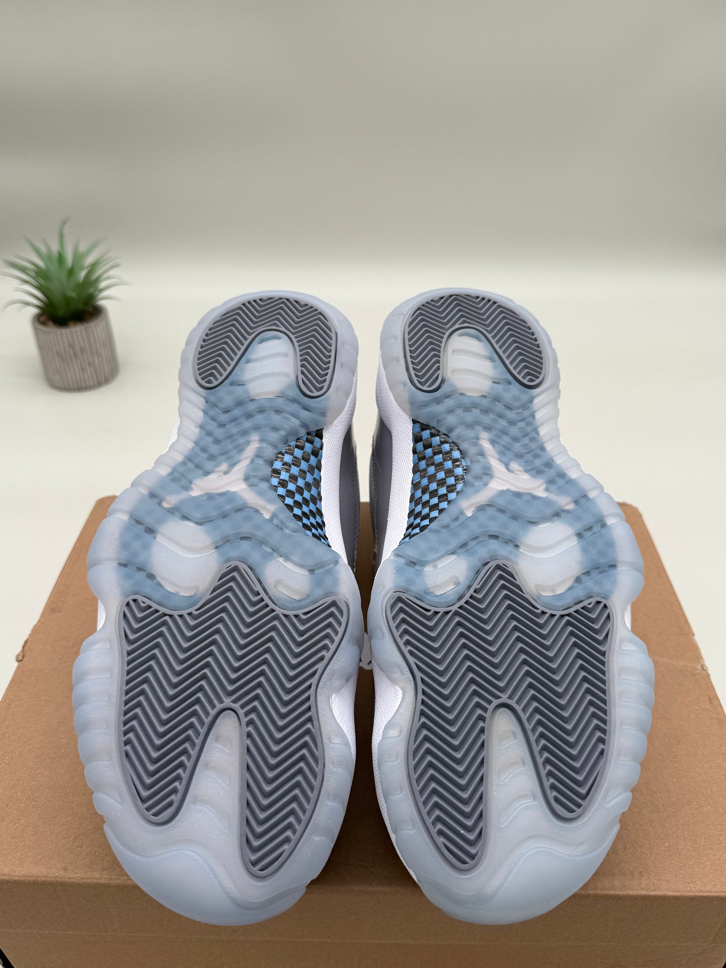 Jordan 11 Low Cement Grey