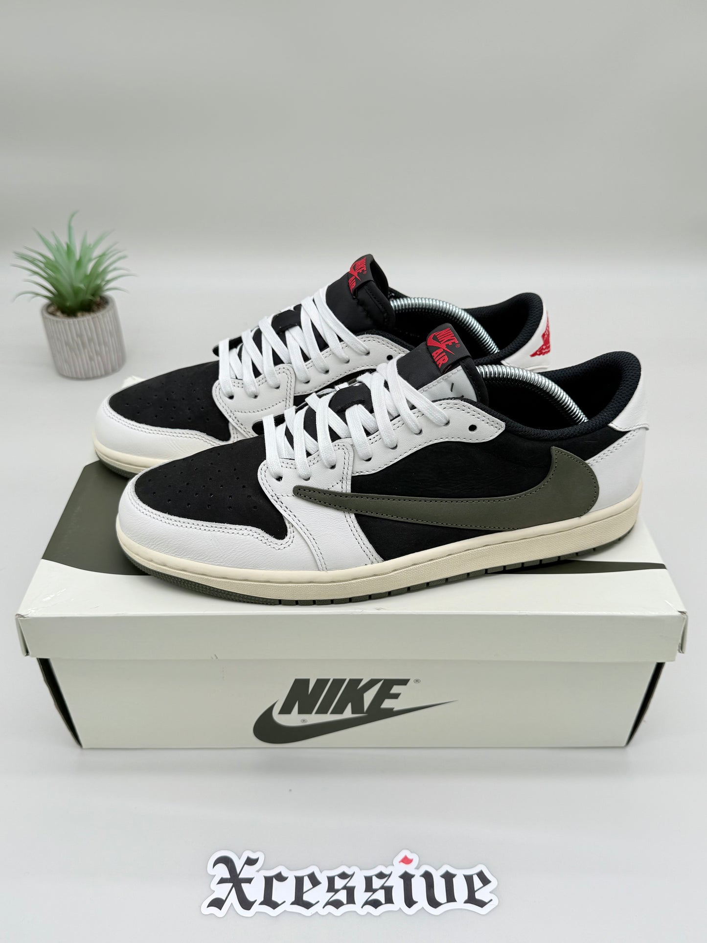 Jordan 1 Low Travis Scott Olive