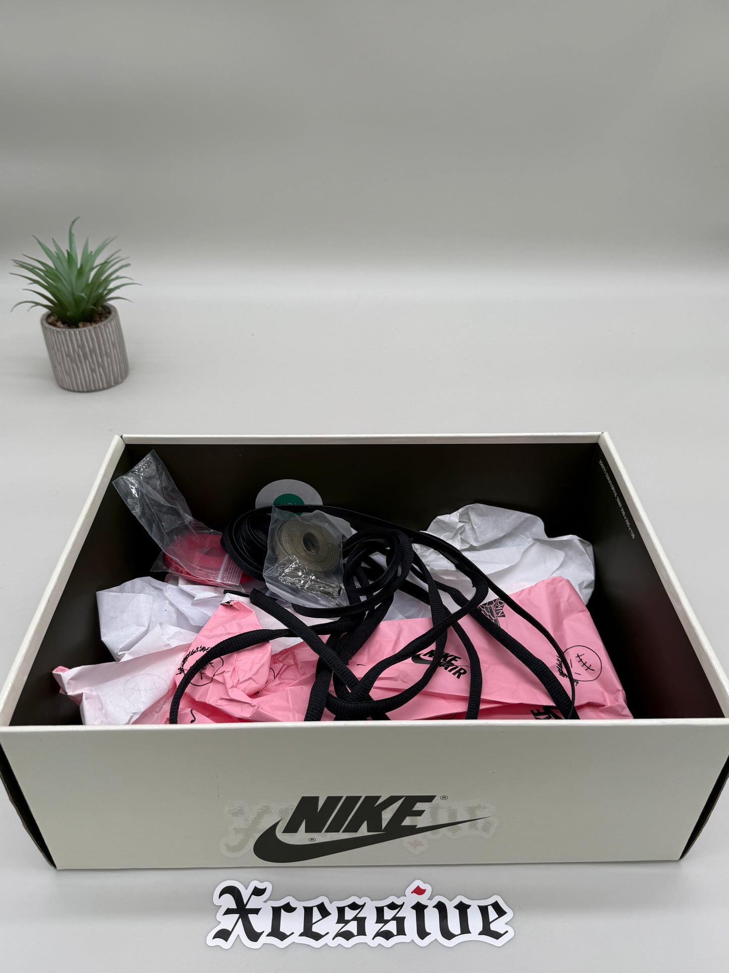Jordan 1 Low Travis Scott Olive