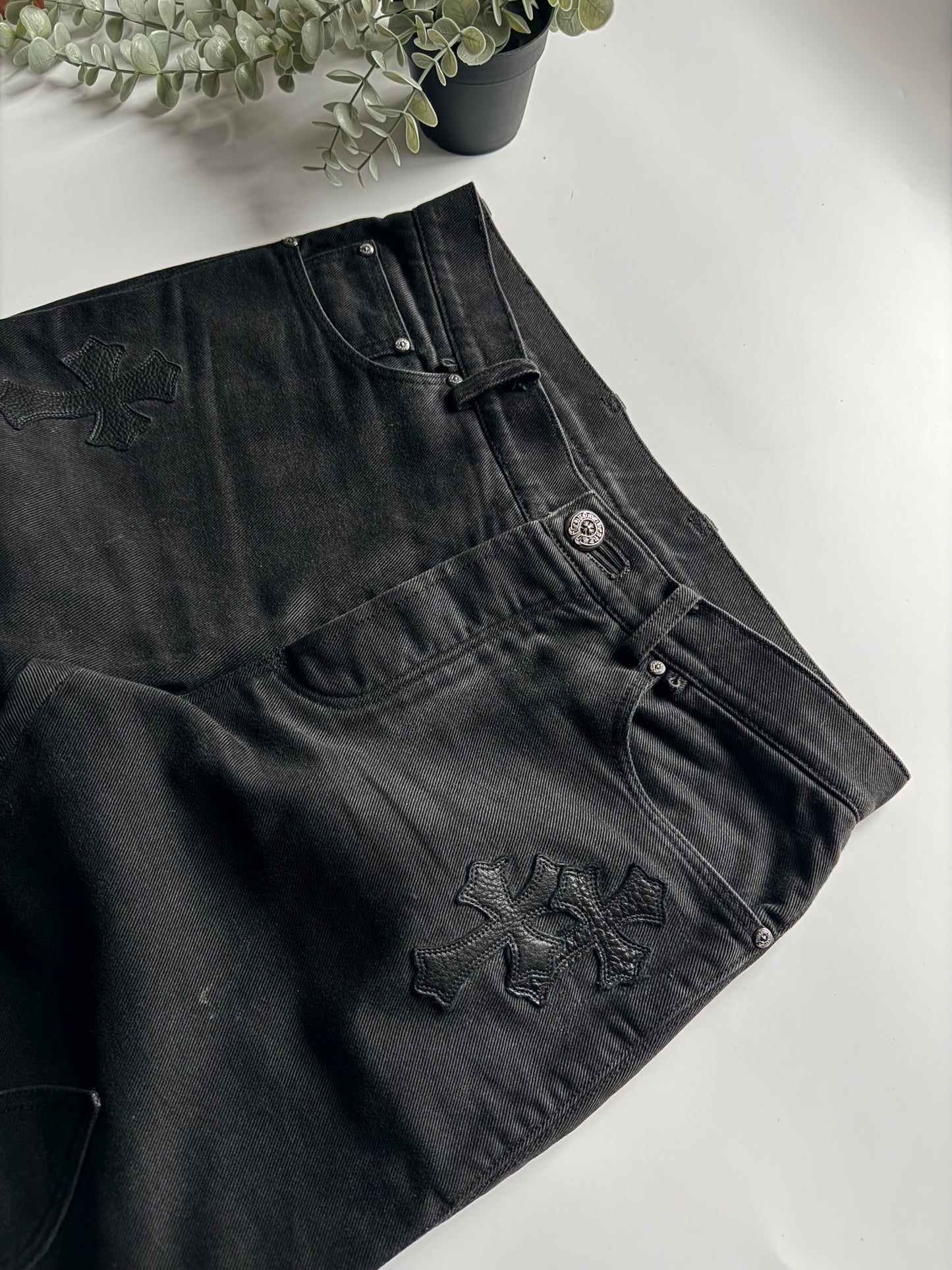 Chrome Hearts Fleur Knee Cross Patch Jeans