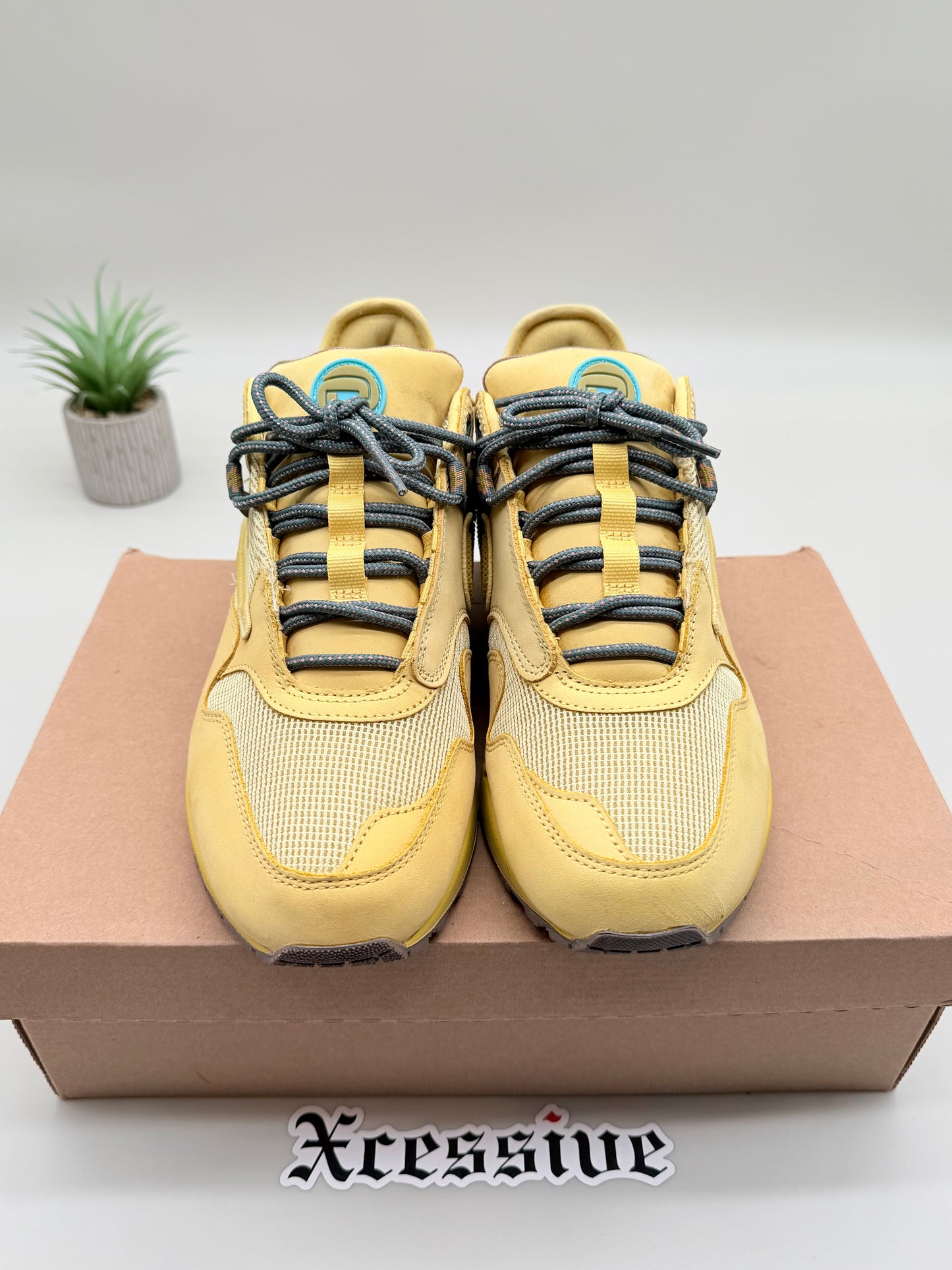 Nike Air Max 1 Travis Scott Saturn Gold