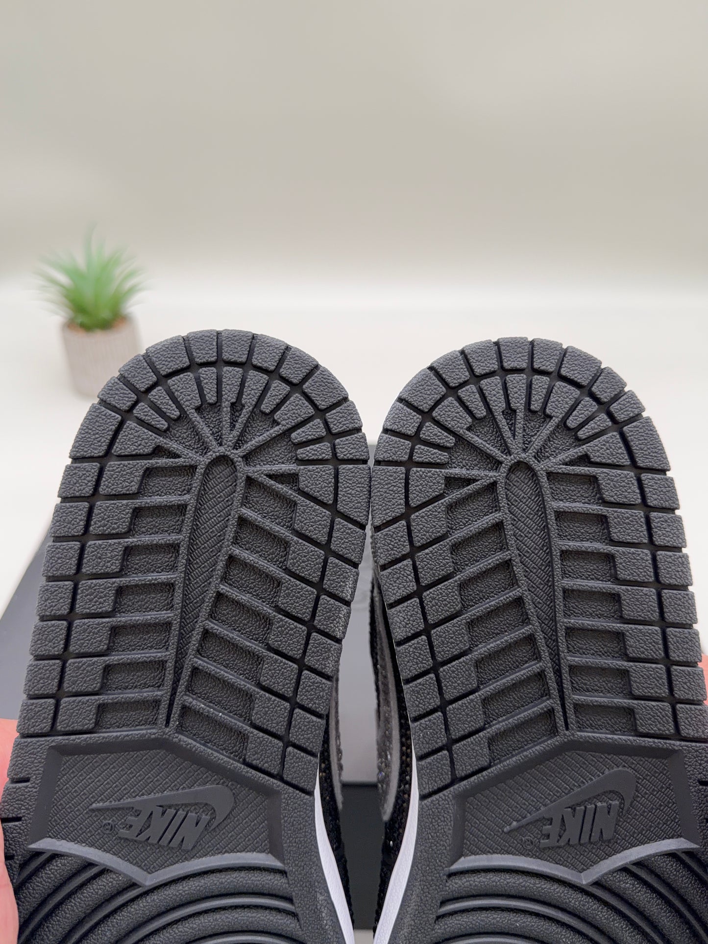 Jordan 1 Low Swarovski