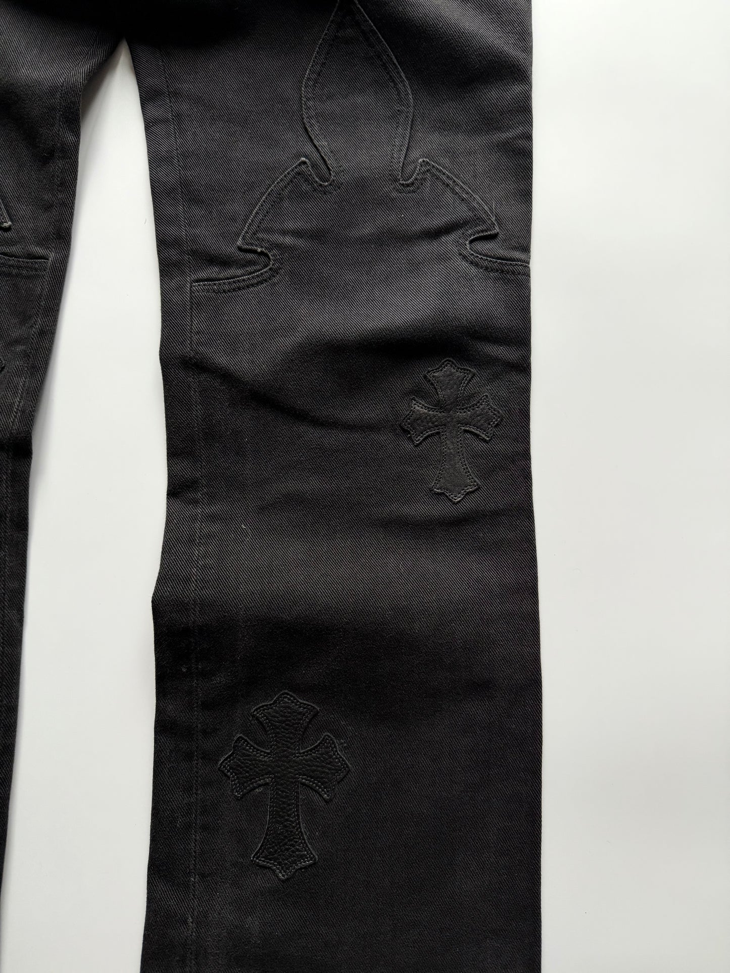 Chrome Hearts Fleur Knee Cross Patch Jeans