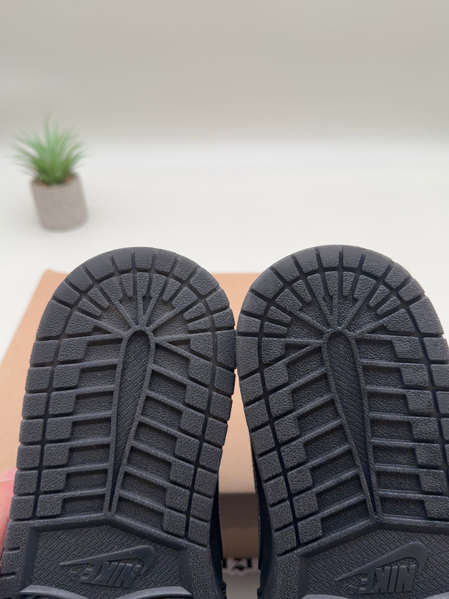 Jordan 1 Low Travis Scott Phantom