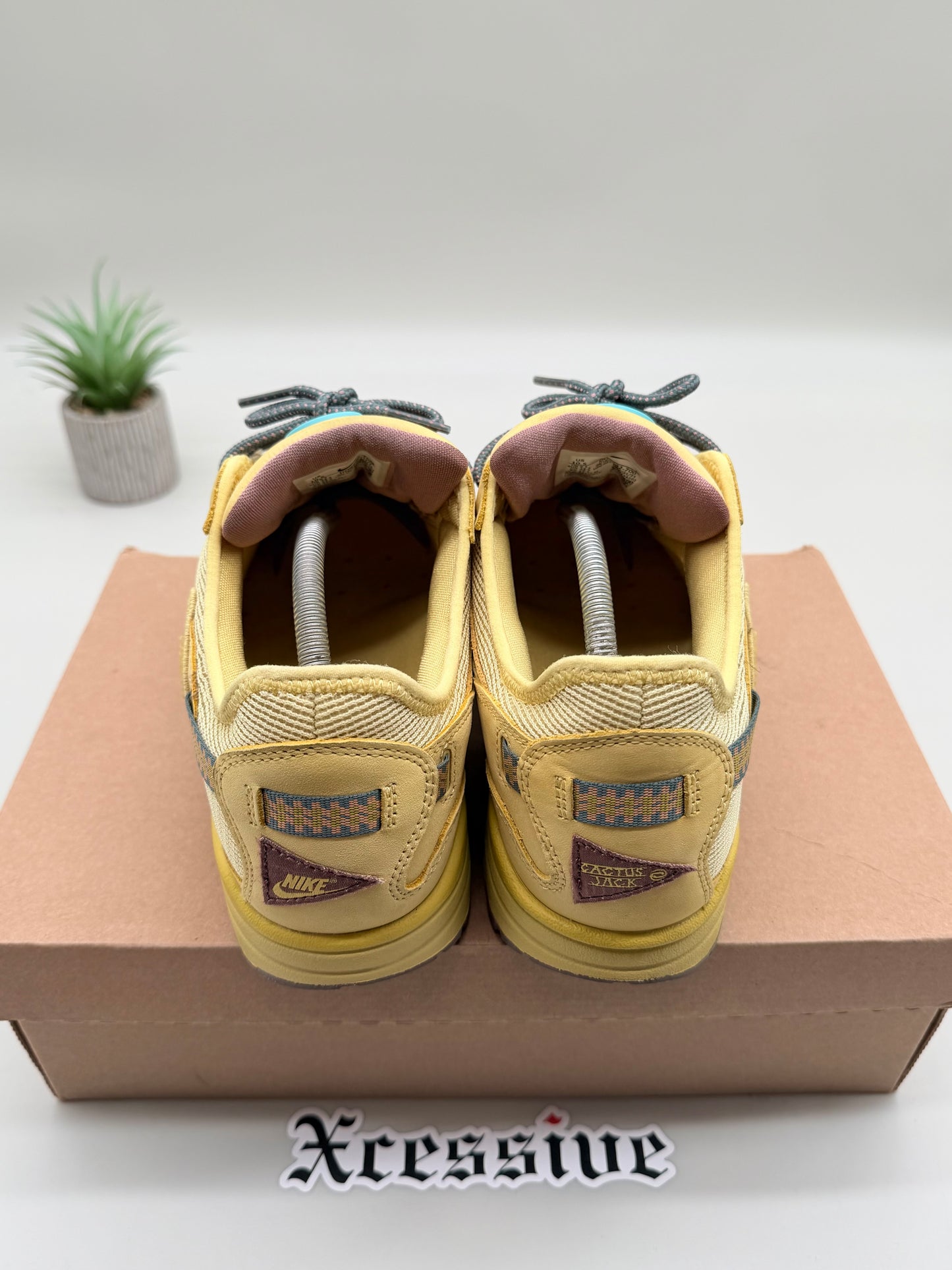 Nike Air Max 1 Travis Scott Saturn Gold