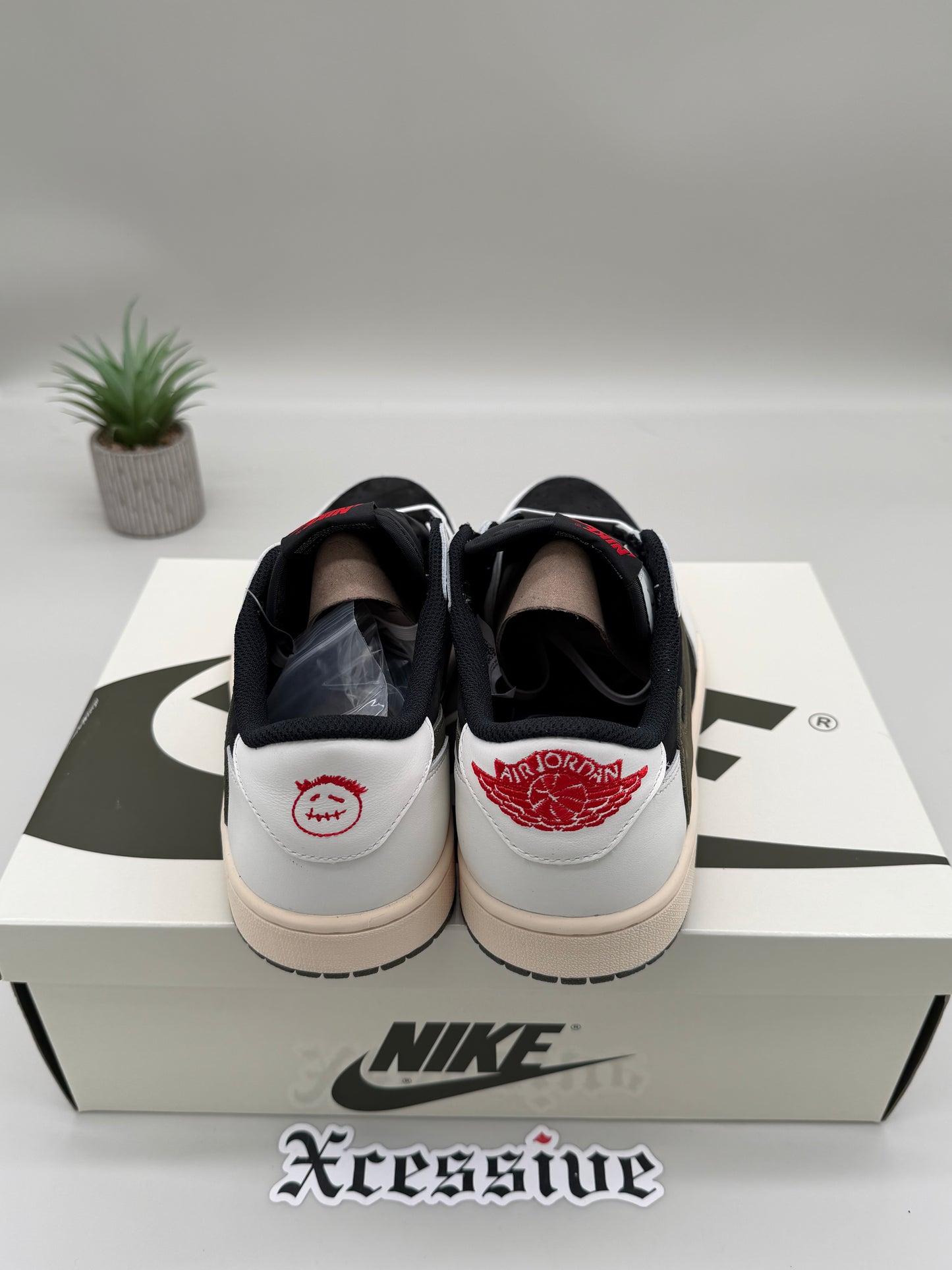 Jordan 1 Low Travis Scott Olive