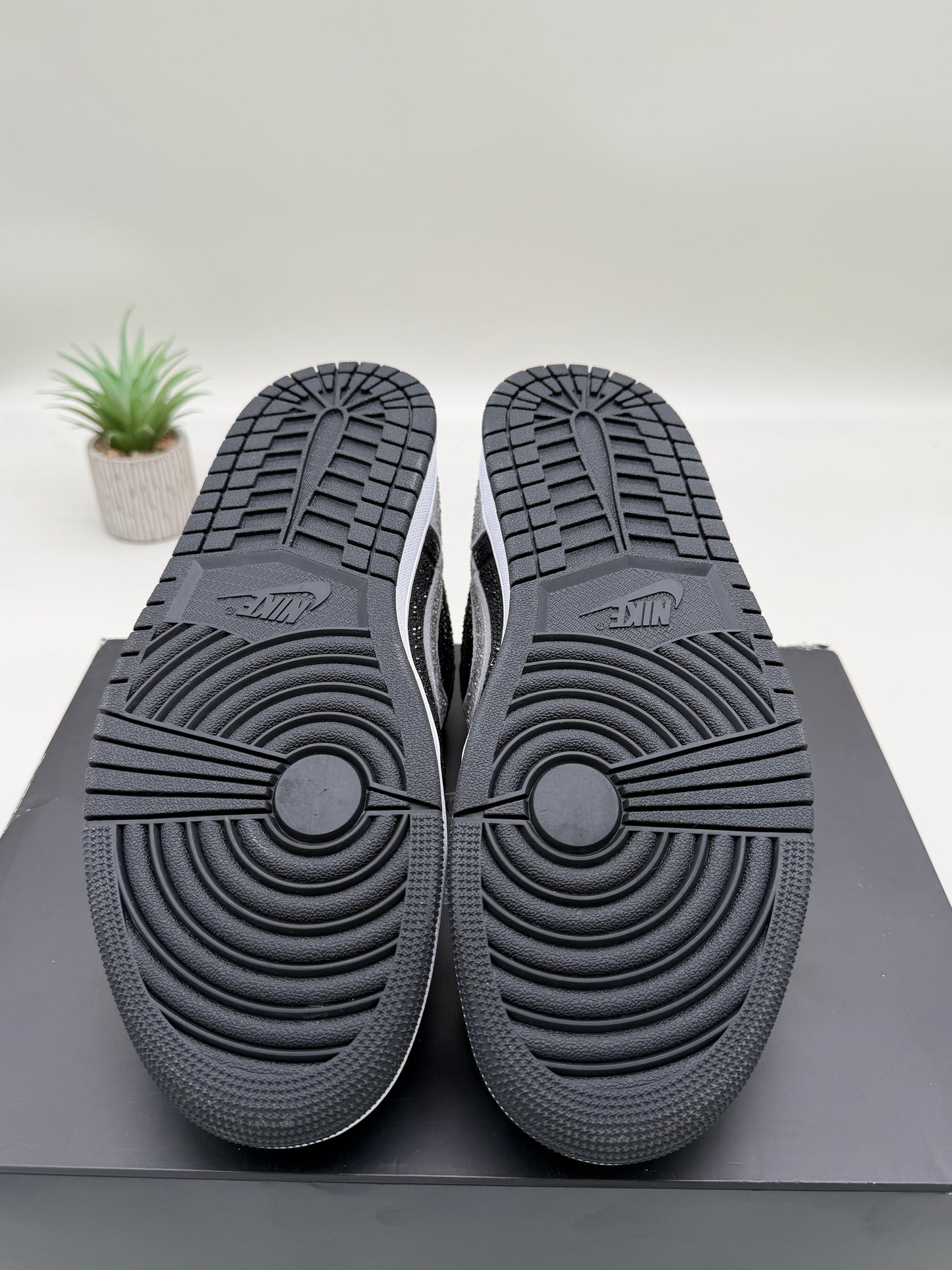 Jordan 1 Low Swarovski